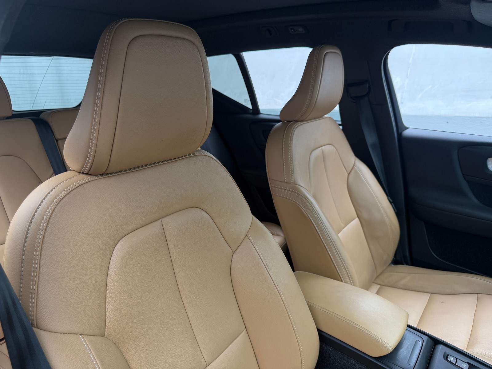 Thumbnail: 2019 Volvo XC40 - 2