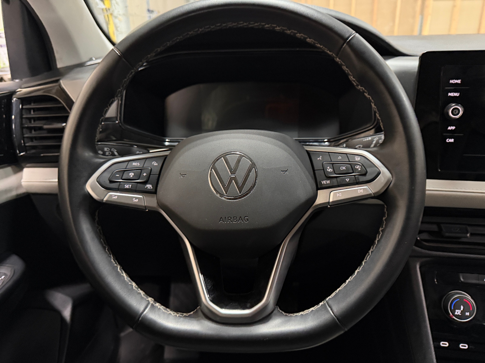Thumbnail: 2025 Volkswagen Taos - 5