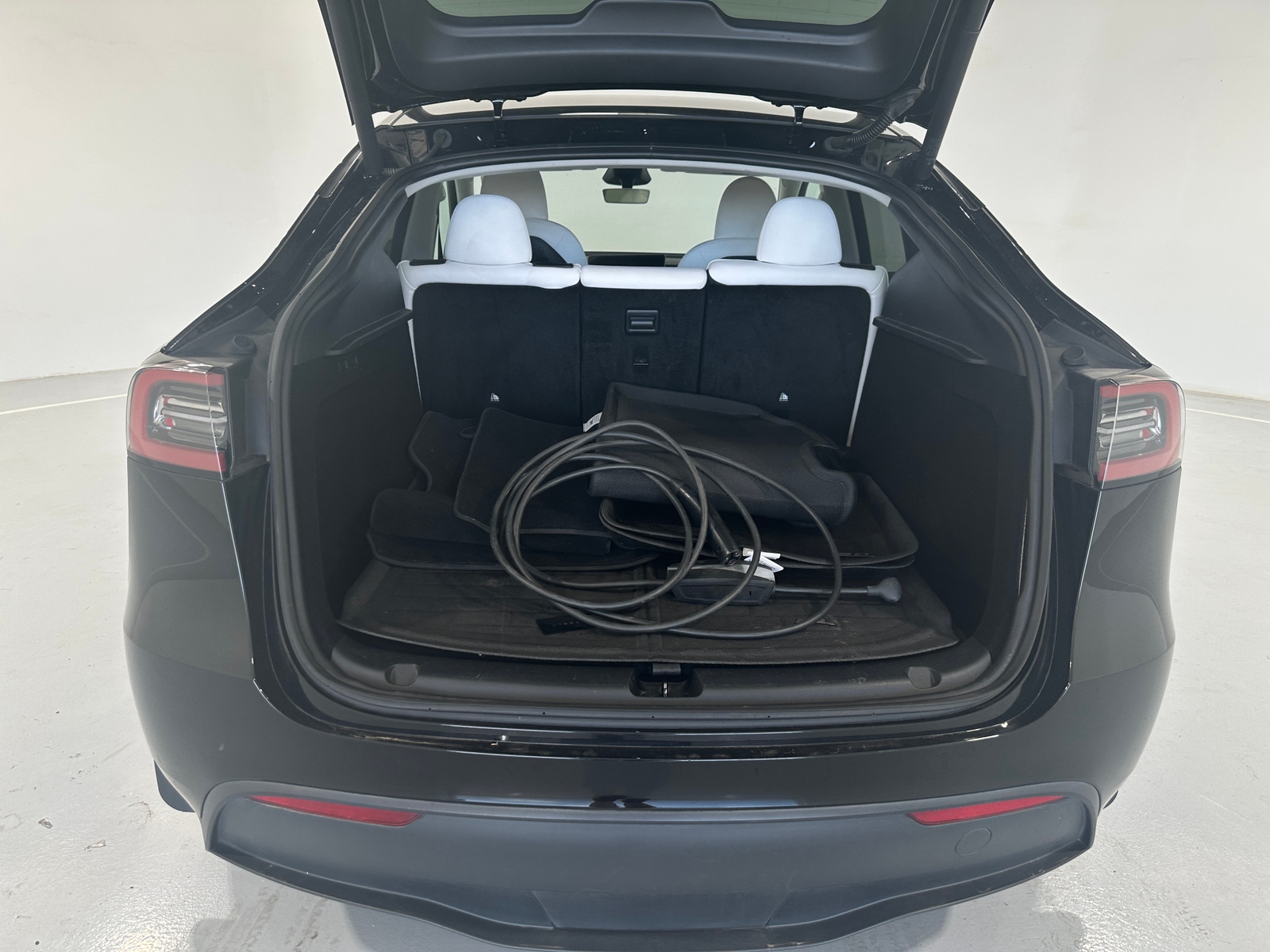 Thumbnail: 2023 Tesla Model Y - 6