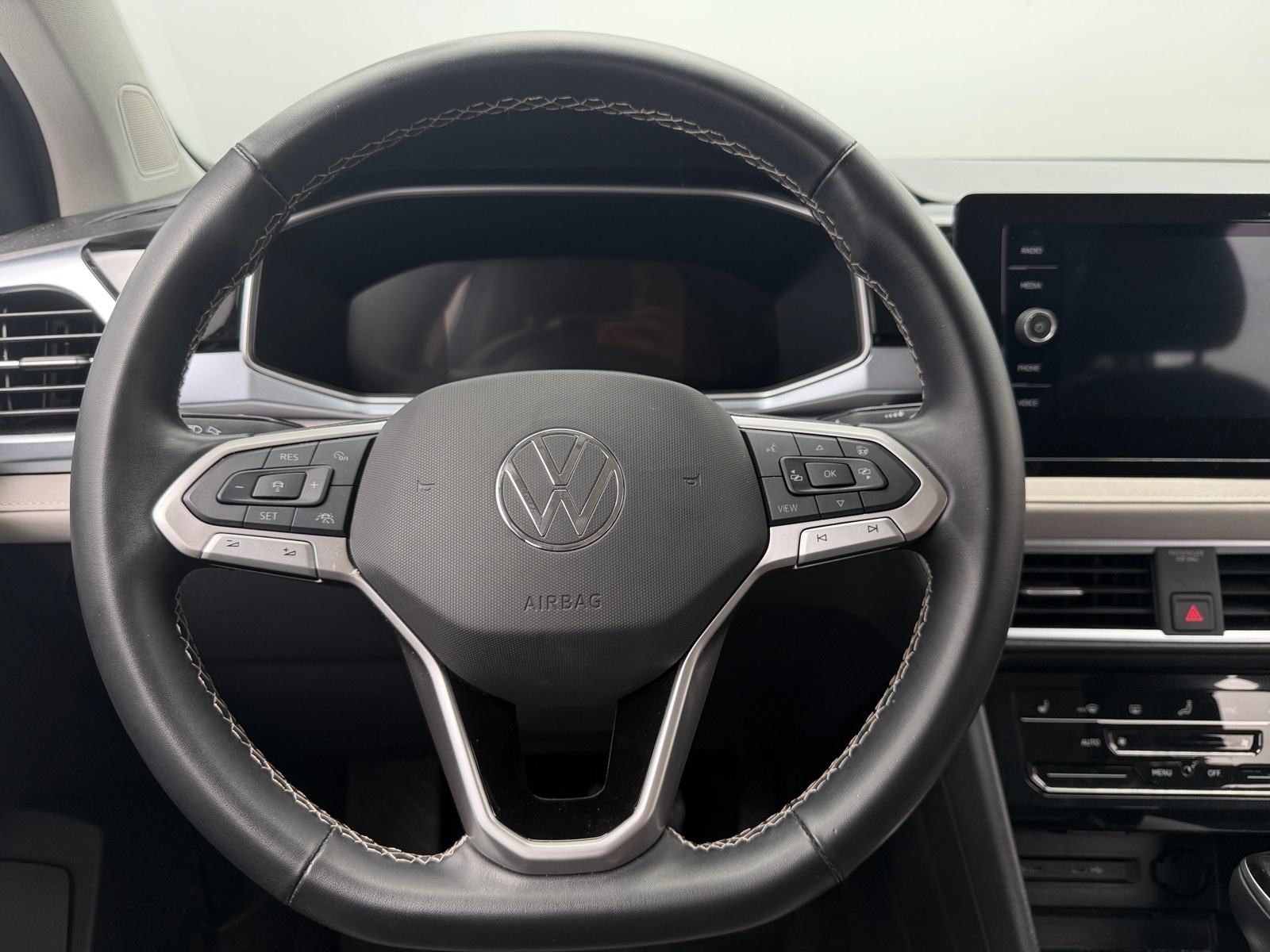 Thumbnail: 2025 Volkswagen Taos - 5