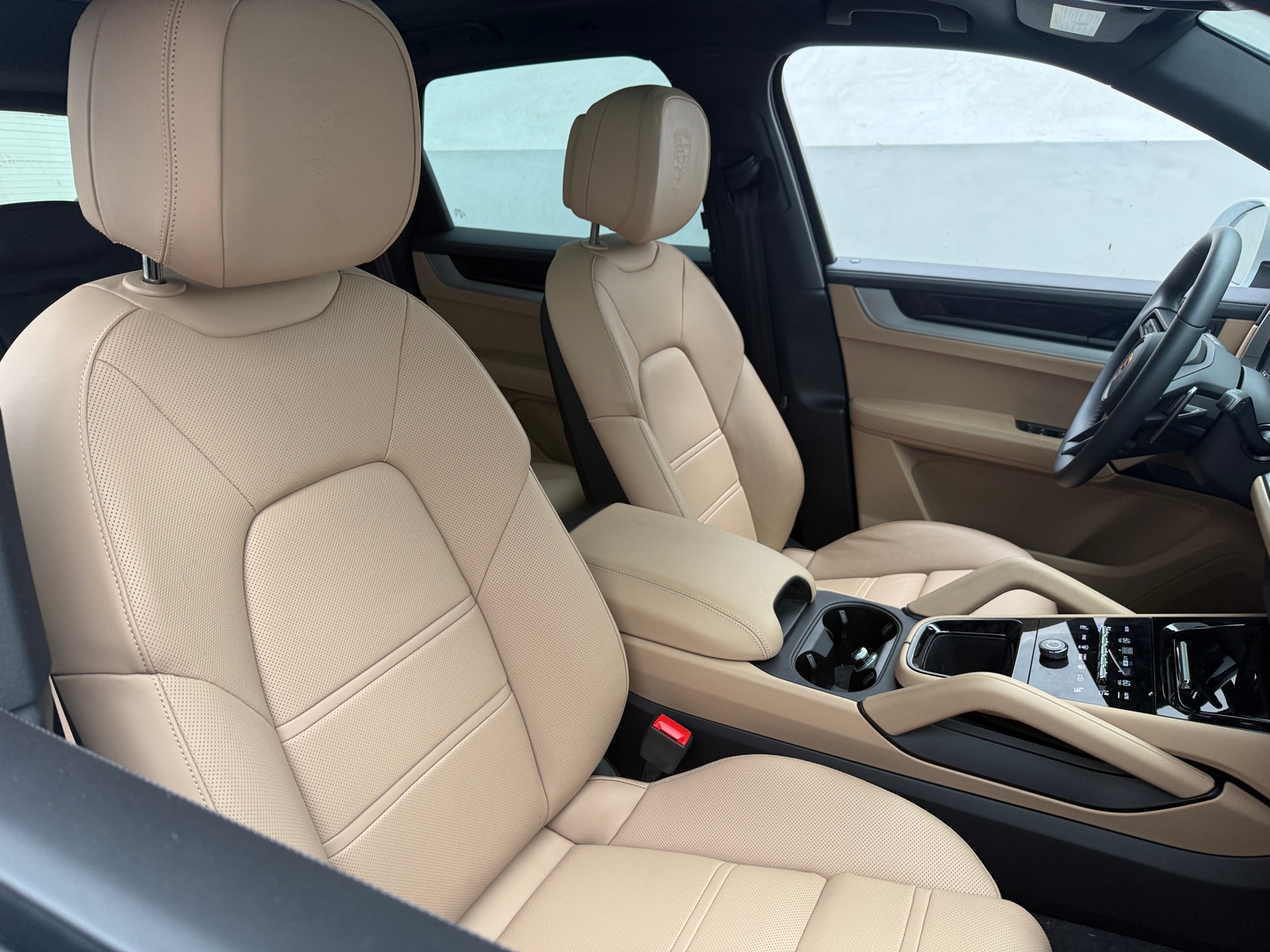 Thumbnail: 2024 Porsche Cayenne - 2
