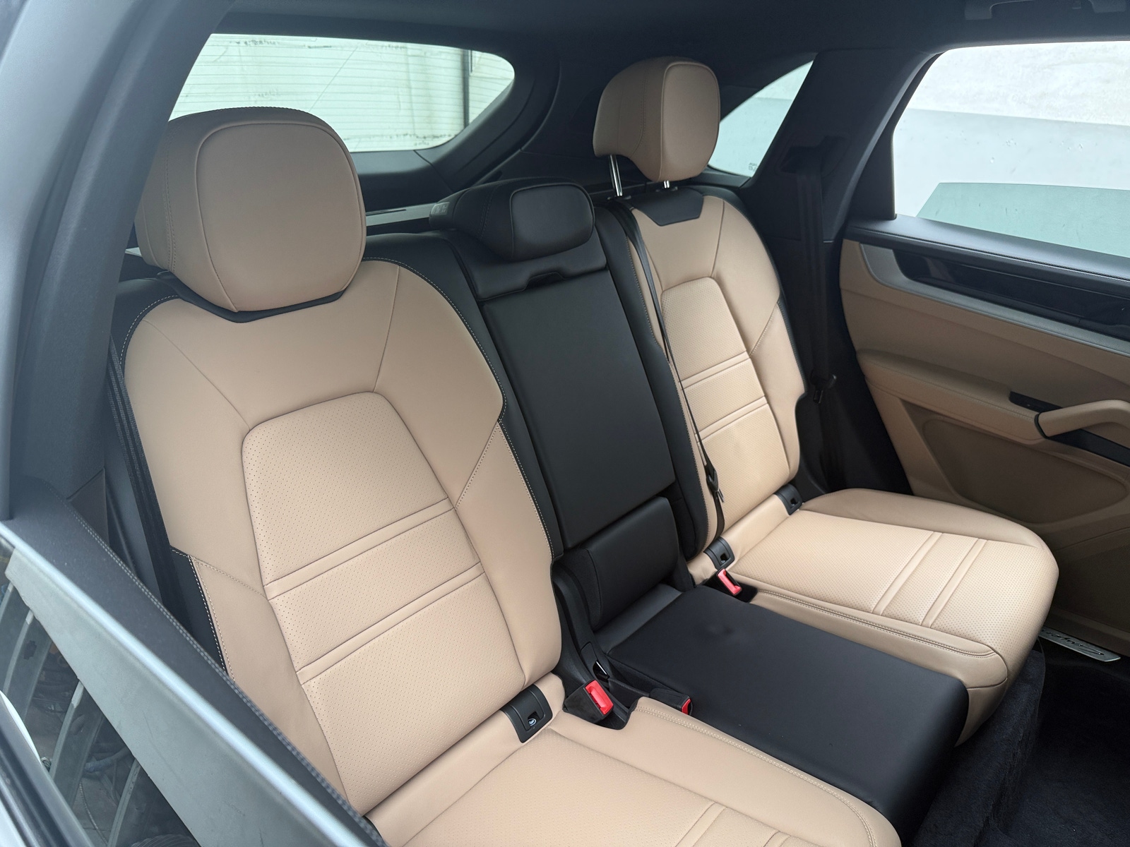 Thumbnail: 2024 Porsche Cayenne - 6