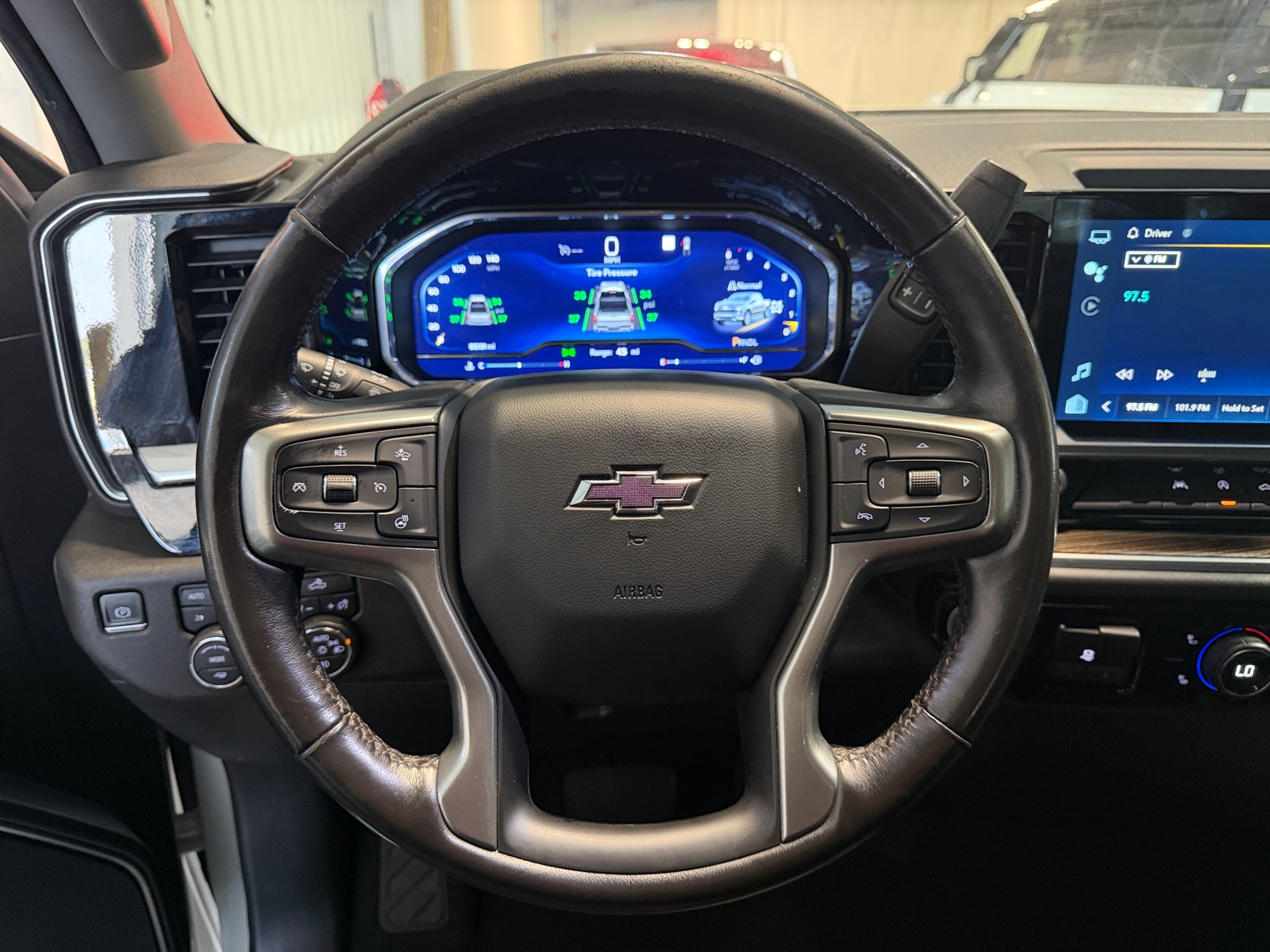 Thumbnail: 2022 Chevrolet Silverado 1500 - 5