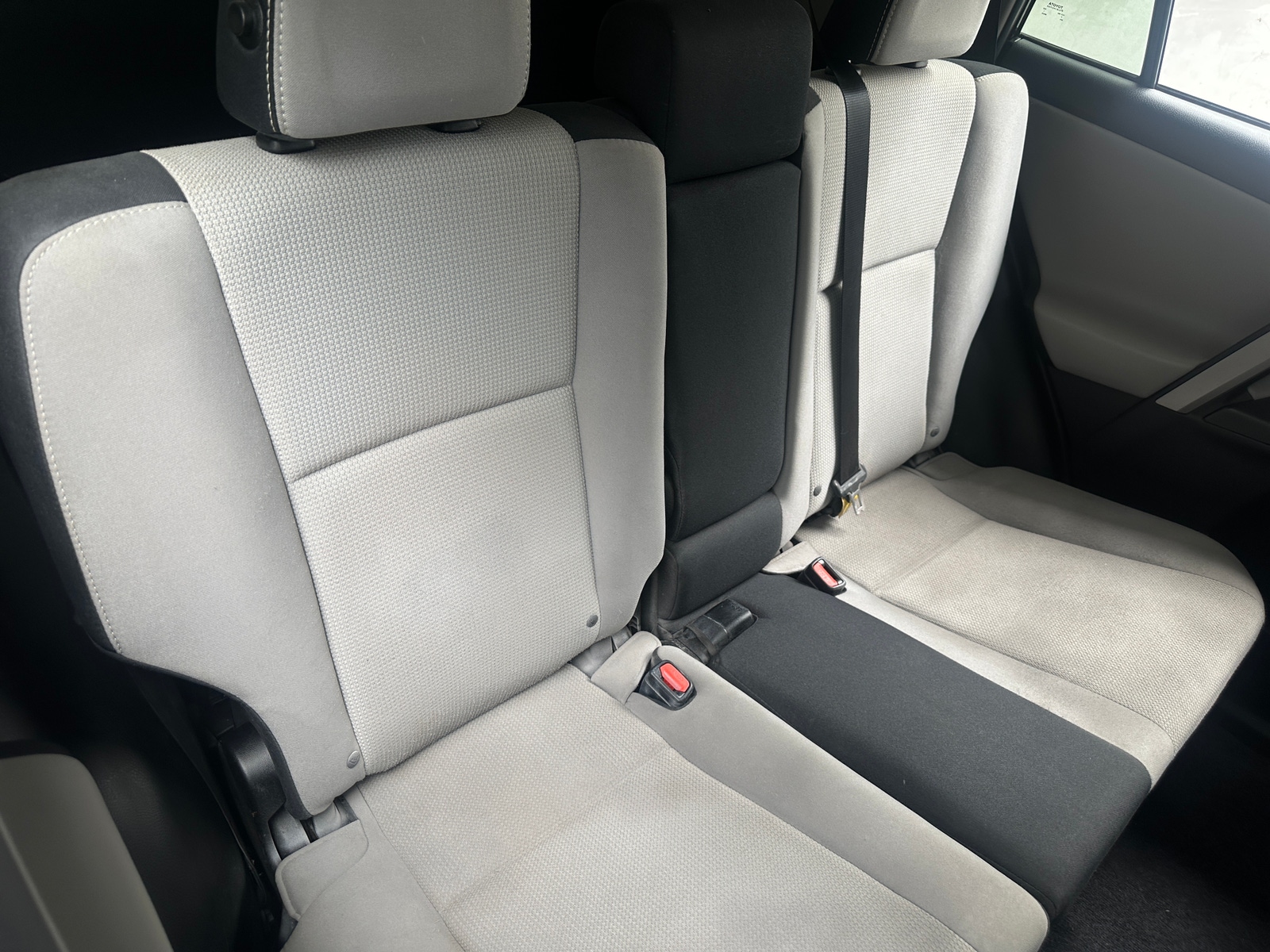 Thumbnail: 2018 Toyota RAV4 - 6