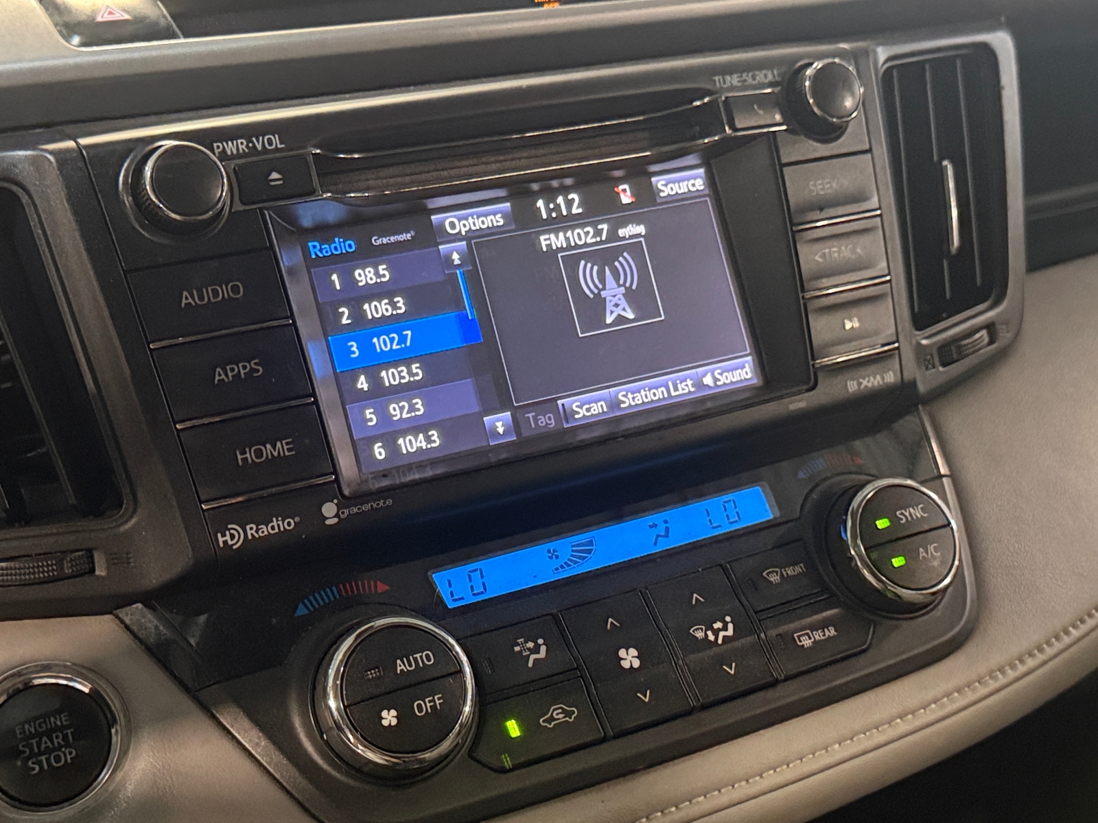 Thumbnail: 2018 Toyota RAV4 - 4