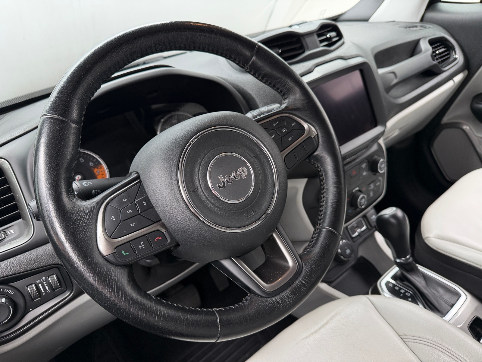 Thumbnail: 2018 Jeep Renegade - 4