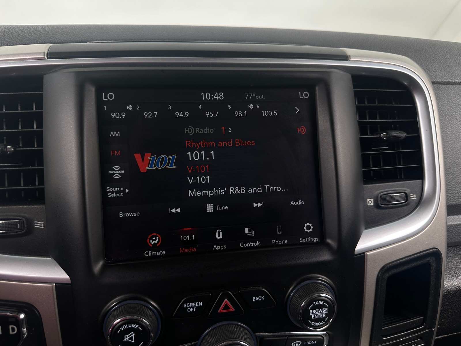 Thumbnail: 2019 RAM 1500 Classic - 4