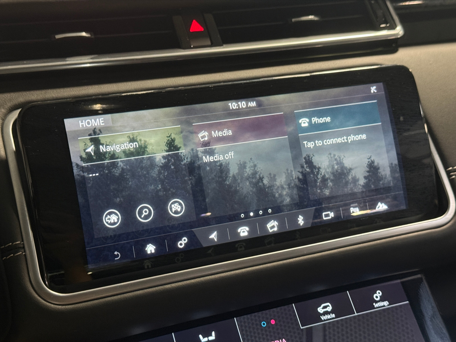 Thumbnail: 2018 Land Rover Range Rover Velar - 3