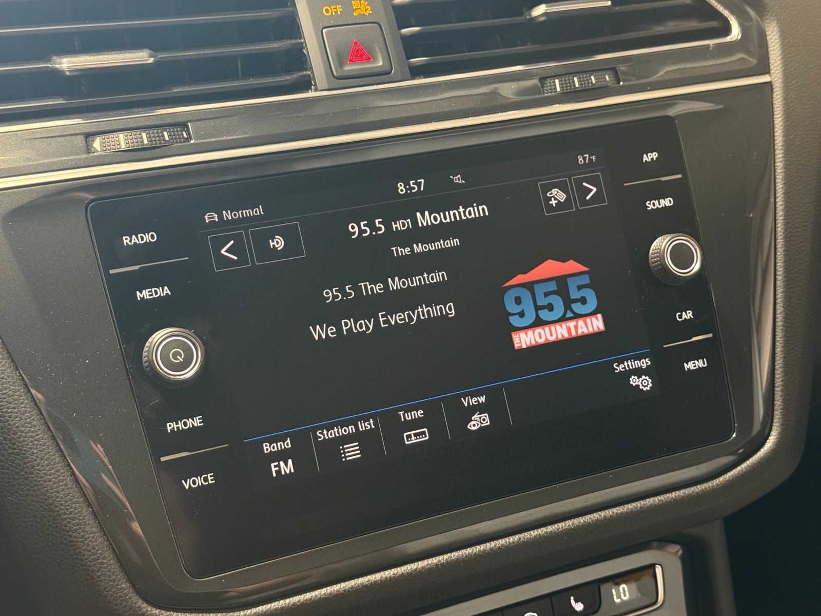Thumbnail: 2019 Volkswagen Tiguan - 4