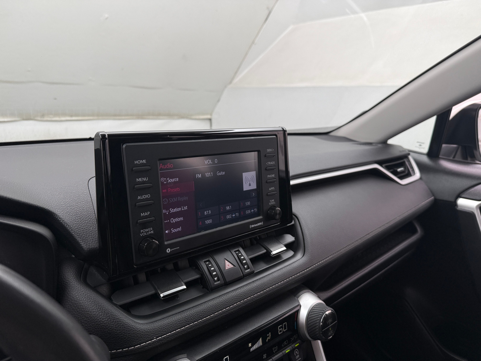 Thumbnail: 2021 Toyota RAV4 - 3