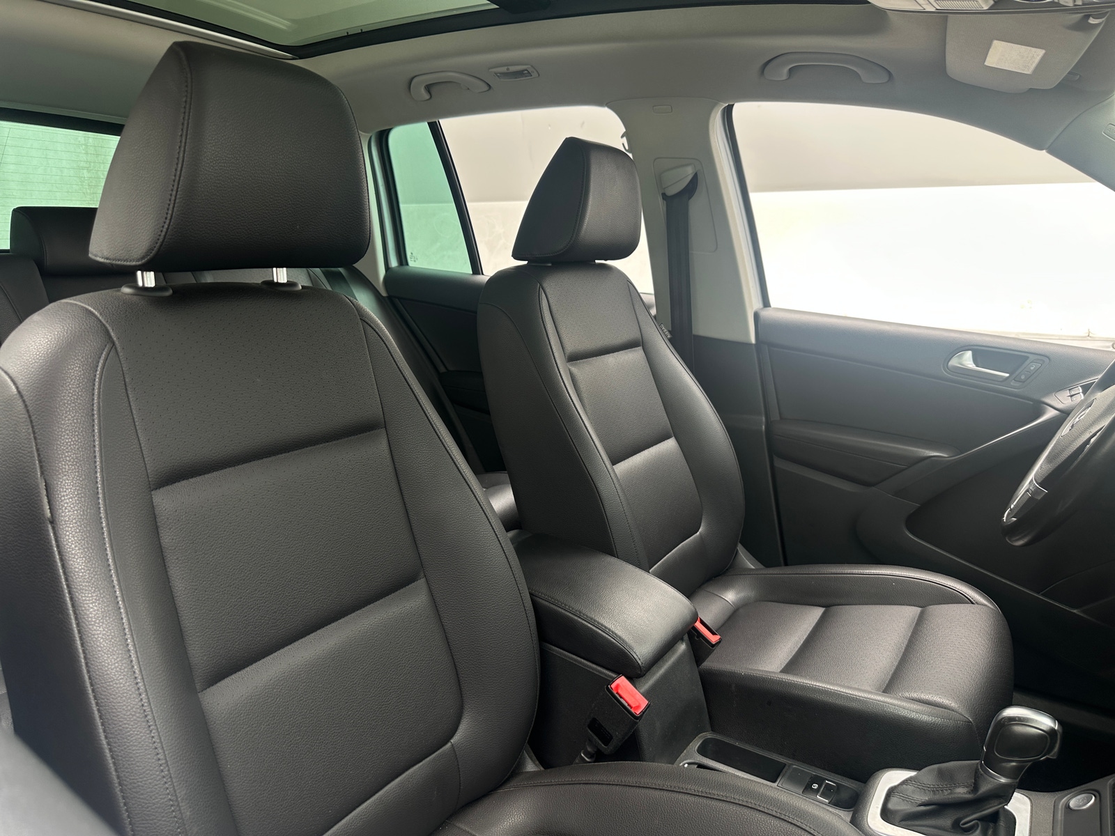 Thumbnail: 2017 Volkswagen Tiguan - 2