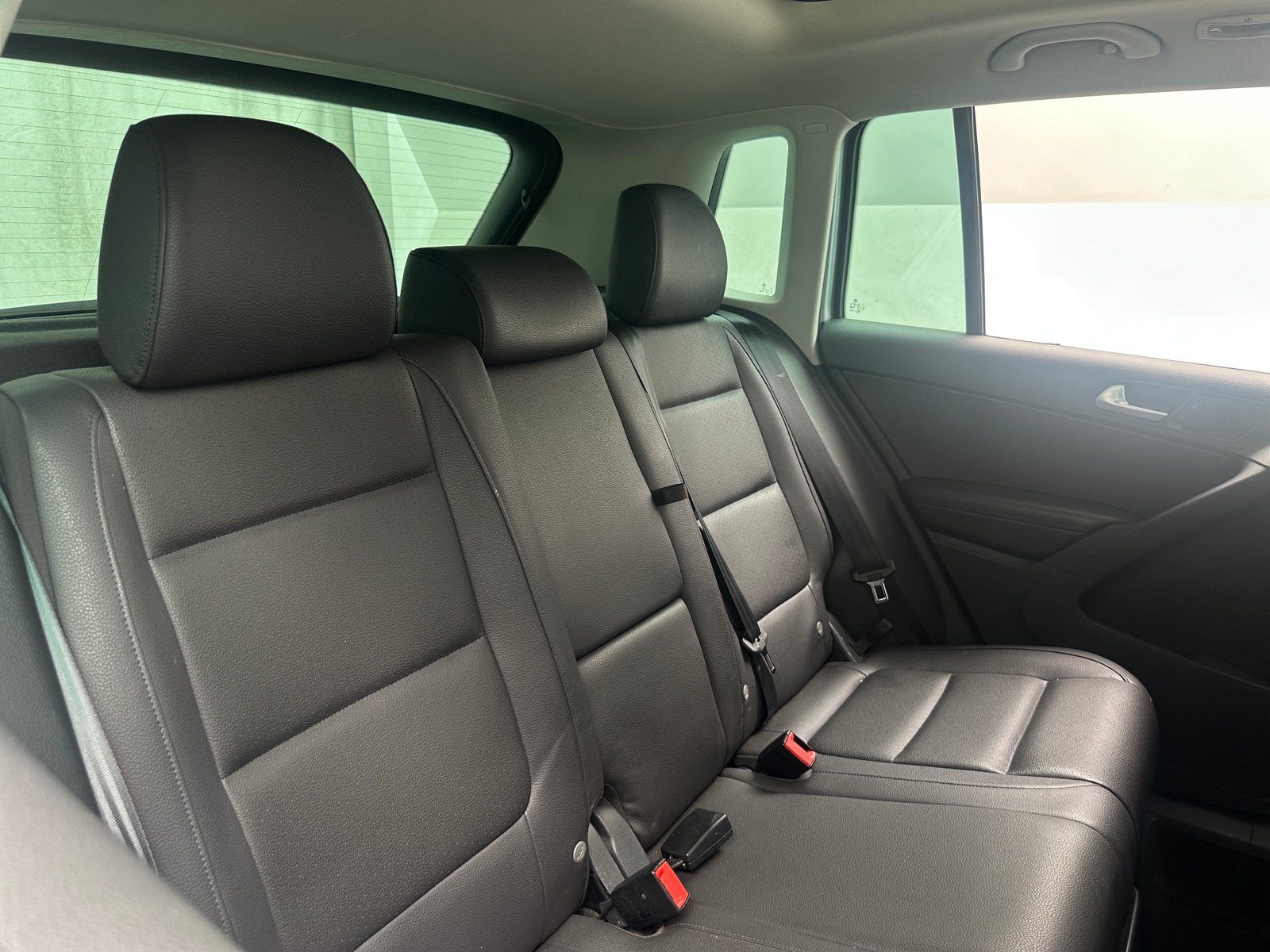 Thumbnail: 2017 Volkswagen Tiguan - 6