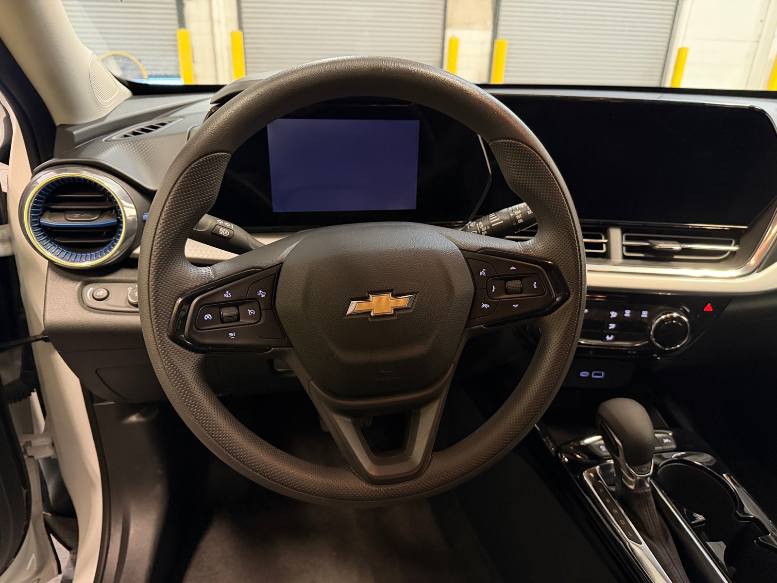Thumbnail: 2025 Chevrolet Trax - 4
