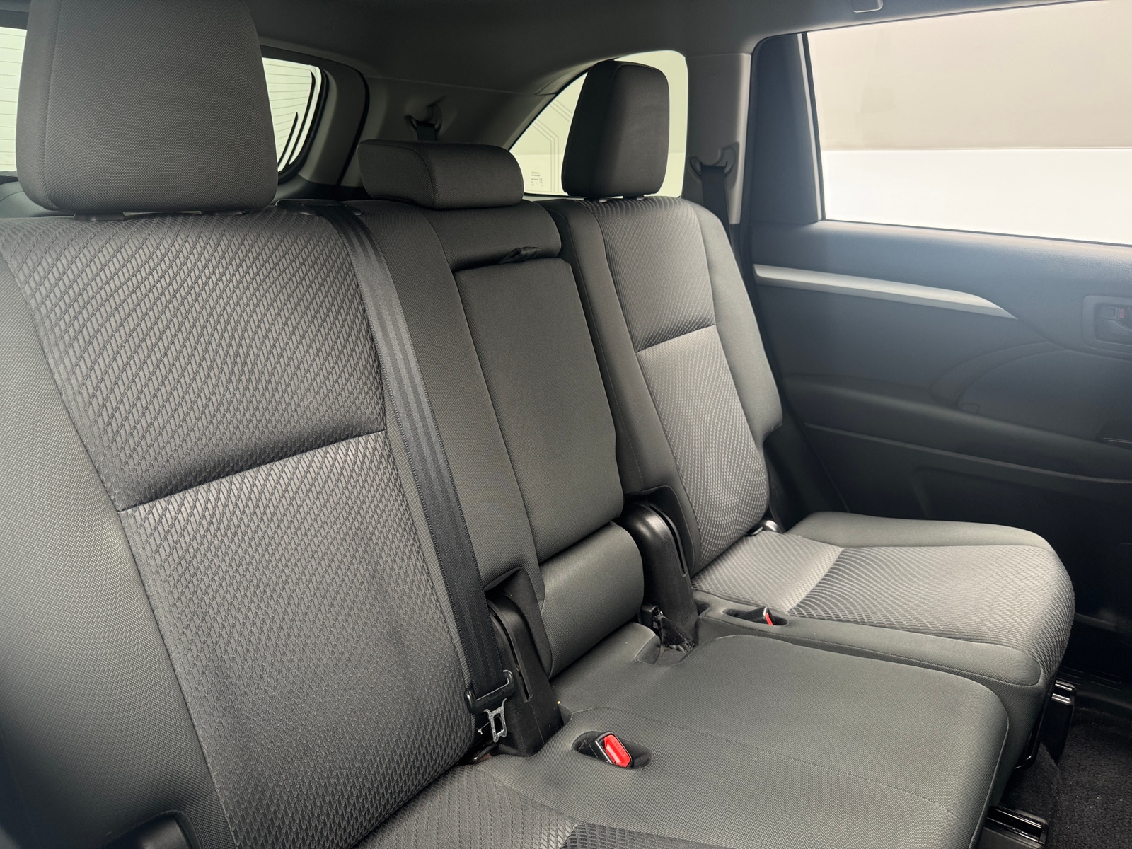 Thumbnail: 2017 Toyota Highlander - 6