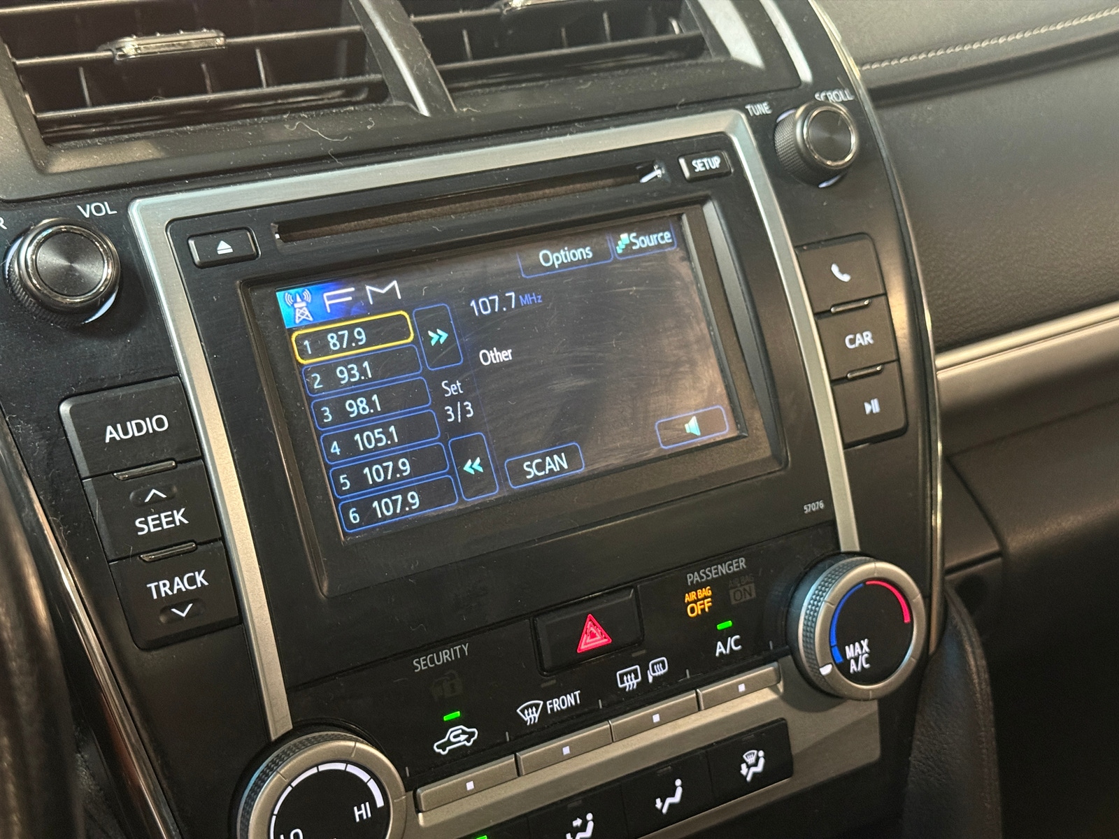 Thumbnail: 2013 Toyota Camry - 4