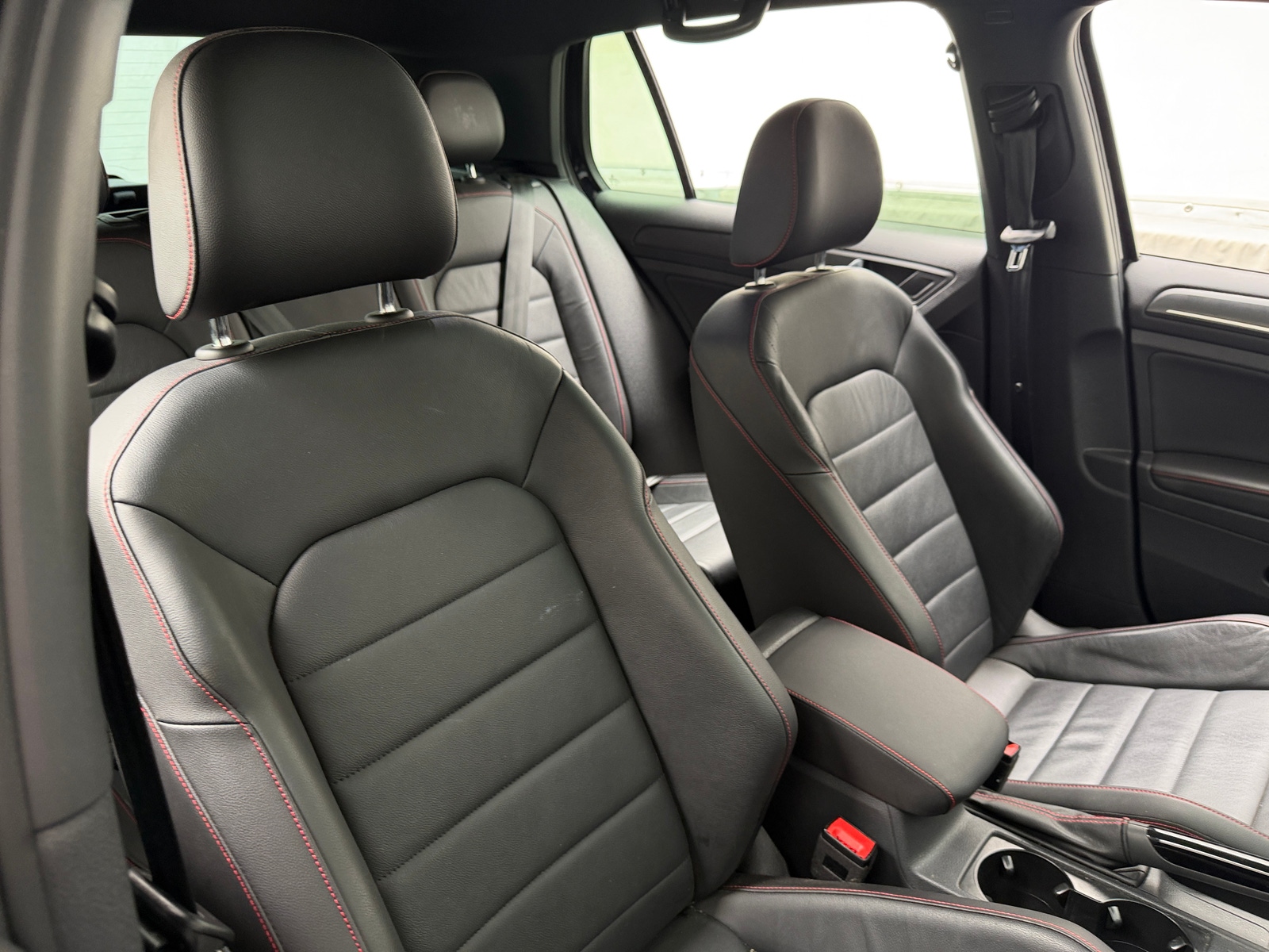 Thumbnail: 2021 Volkswagen Golf - 2