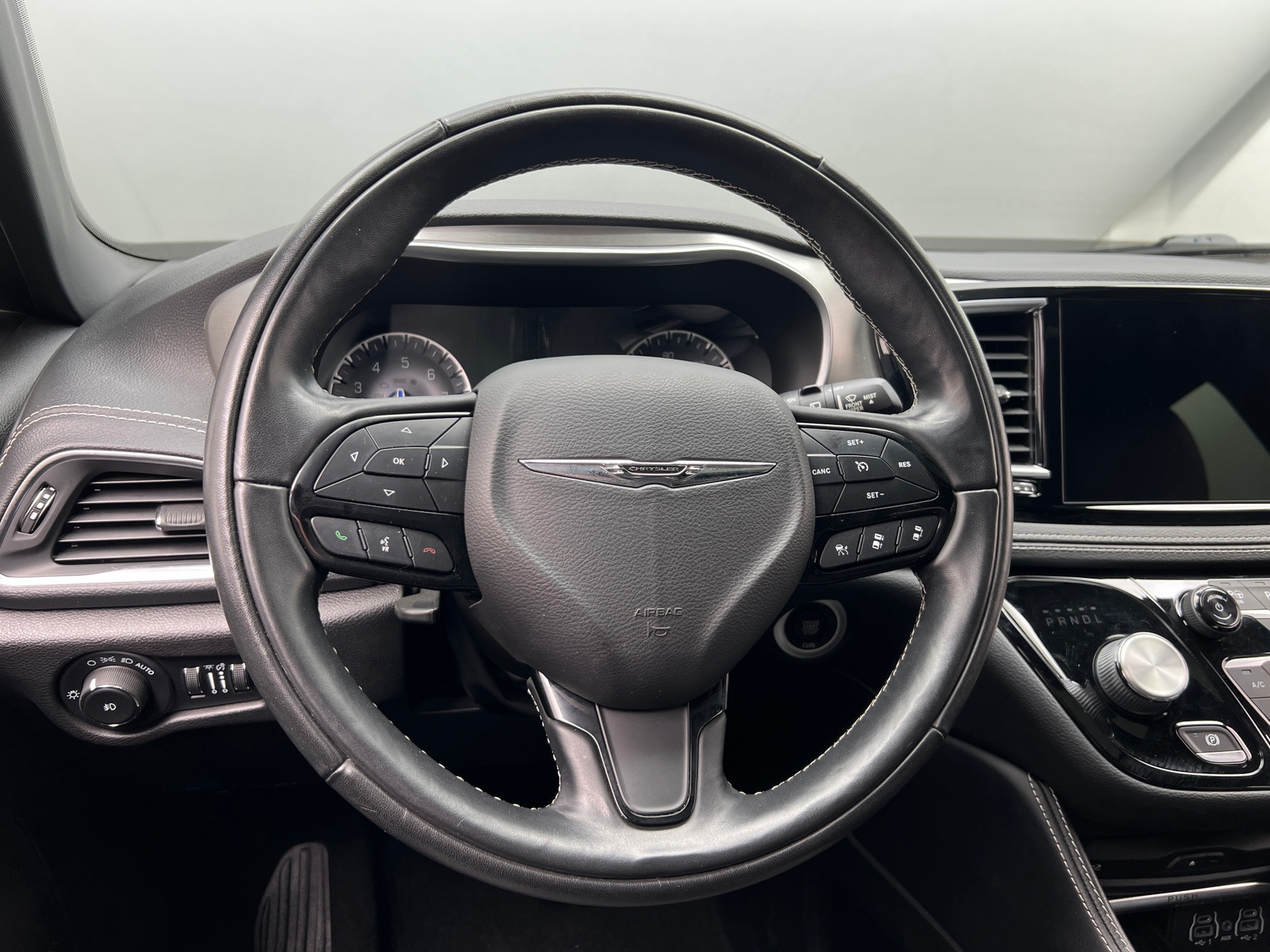 Thumbnail: 2022 Chrysler Pacifica - 4