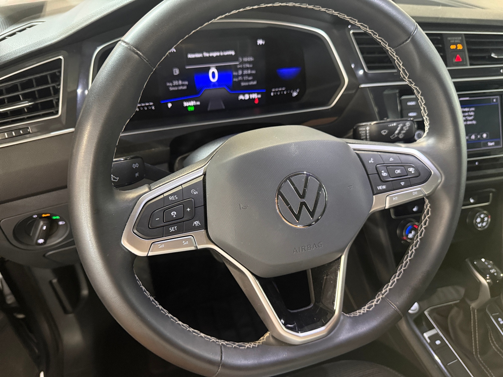 Thumbnail: 2023 Volkswagen Tiguan - 5