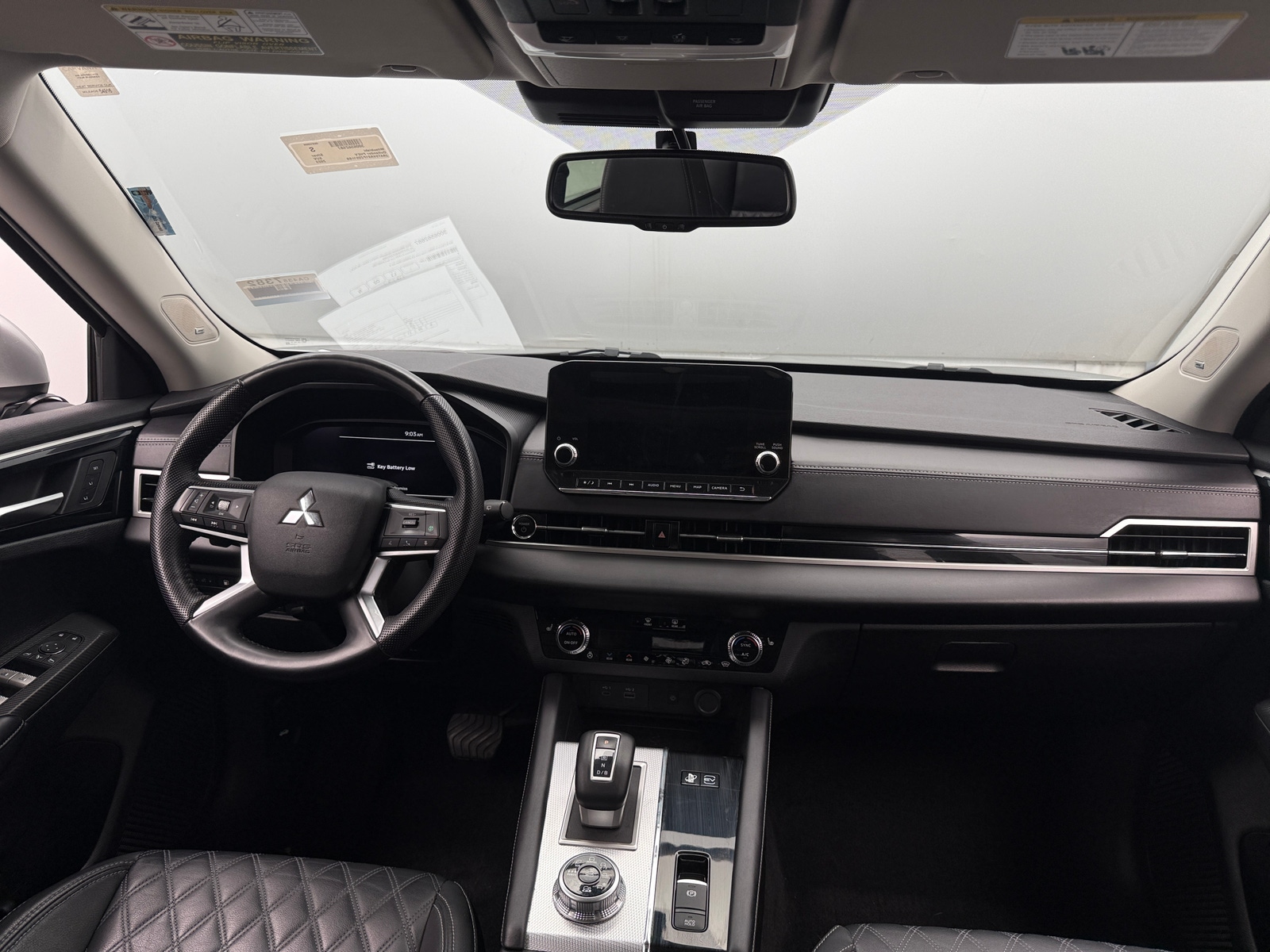 Thumbnail: 2023 Mitsubishi Outlander - 2