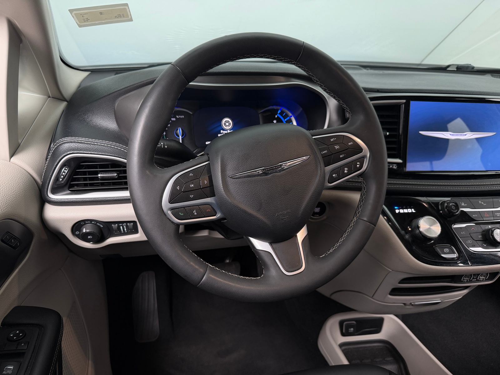 Thumbnail: 2024 Chrysler Pacifica - 4