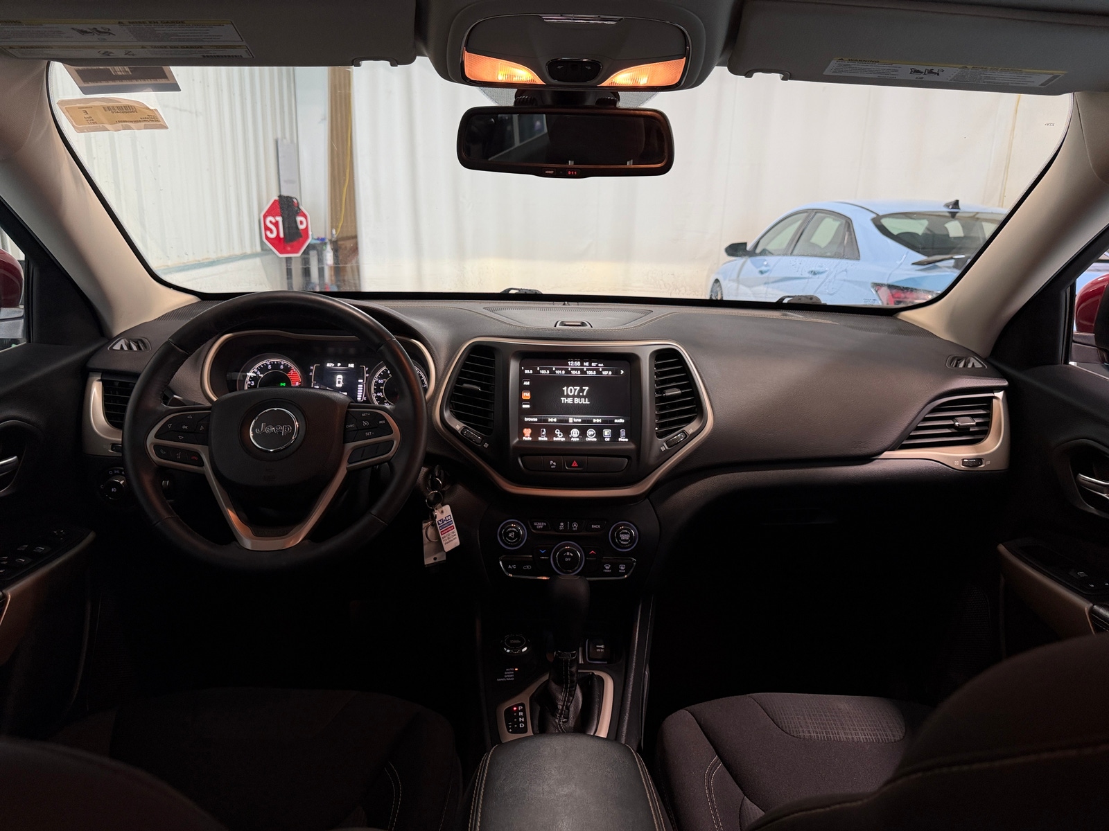 Thumbnail: 2017 Jeep Cherokee - 3