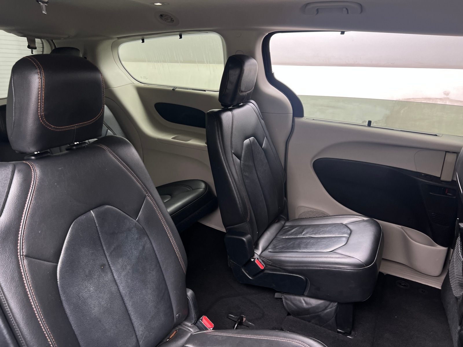 Thumbnail: 2017 Chrysler Pacifica - 5