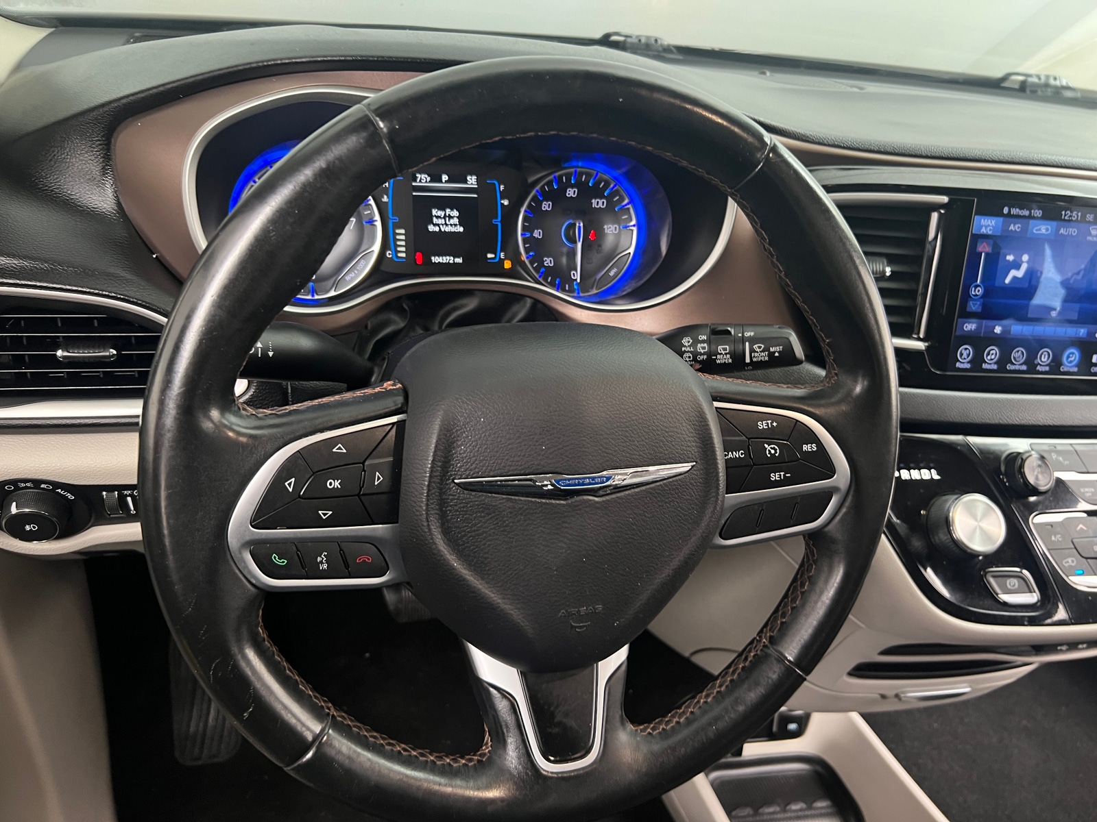 Thumbnail: 2017 Chrysler Pacifica - 4
