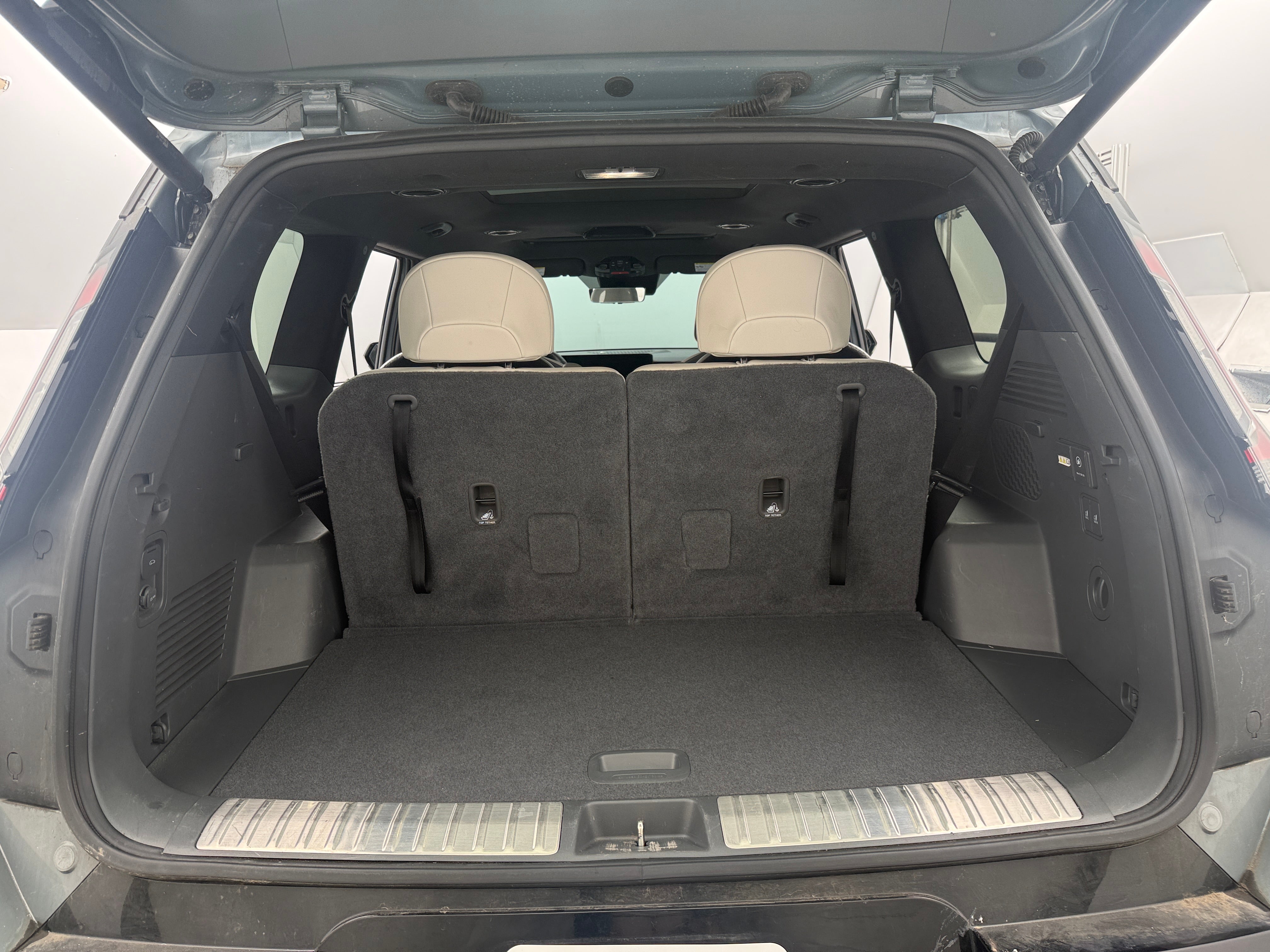 Used 2024 Kia EV9 GT-Line with VIN KNDAEFS55R6030929 for sale in Oak Creek, WI