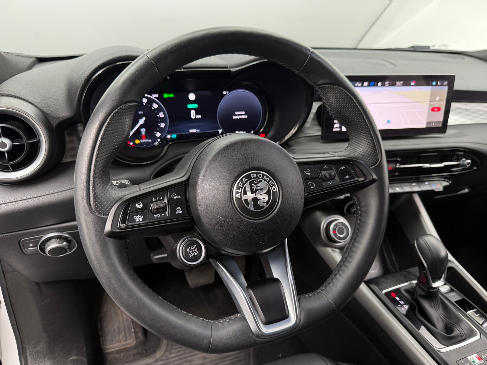 Thumbnail: 2024 Alfa Romeo Tonale - 4
