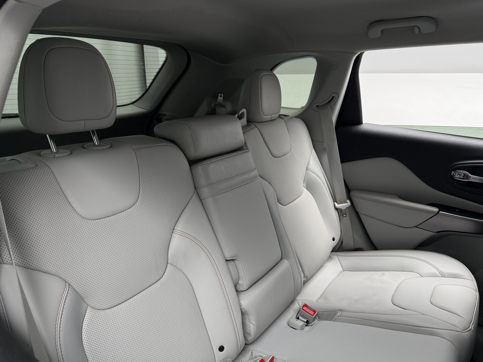 Thumbnail: 2019 Jeep Cherokee - 5
