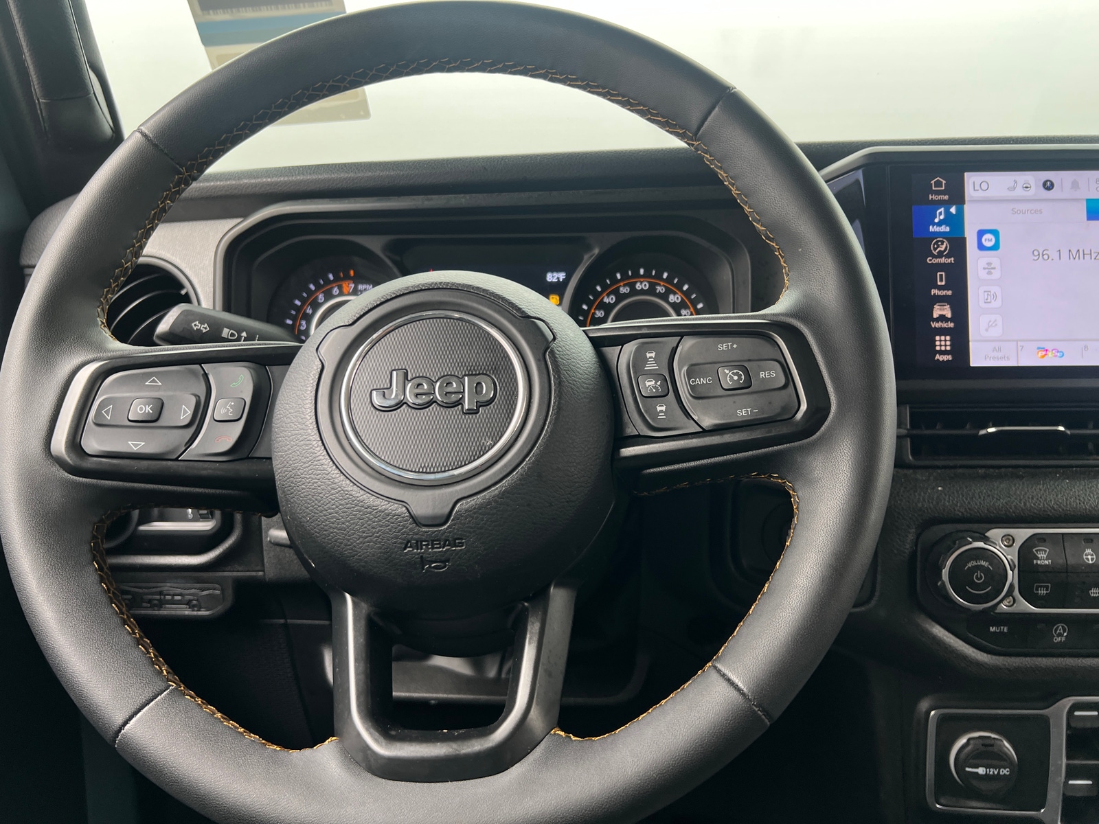 Thumbnail: 2024 Jeep Gladiator - 5