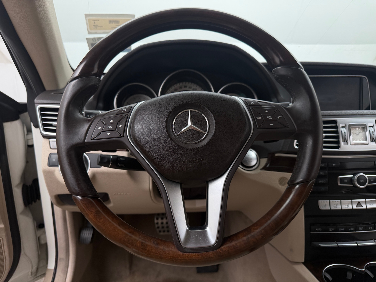 Thumbnail: 2014 Mercedes-Benz E-Class - 3