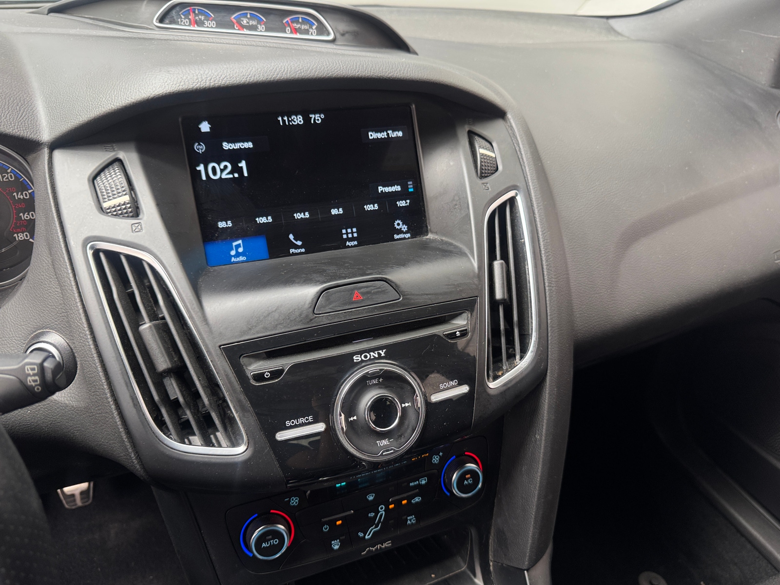 Thumbnail: 2017 Ford Focus - 4