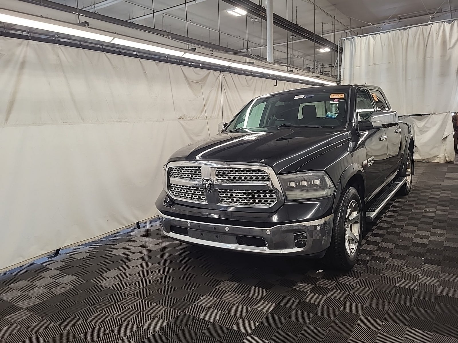 2016 Ram 1500 4WD Crew Cab 140.5" Laramie