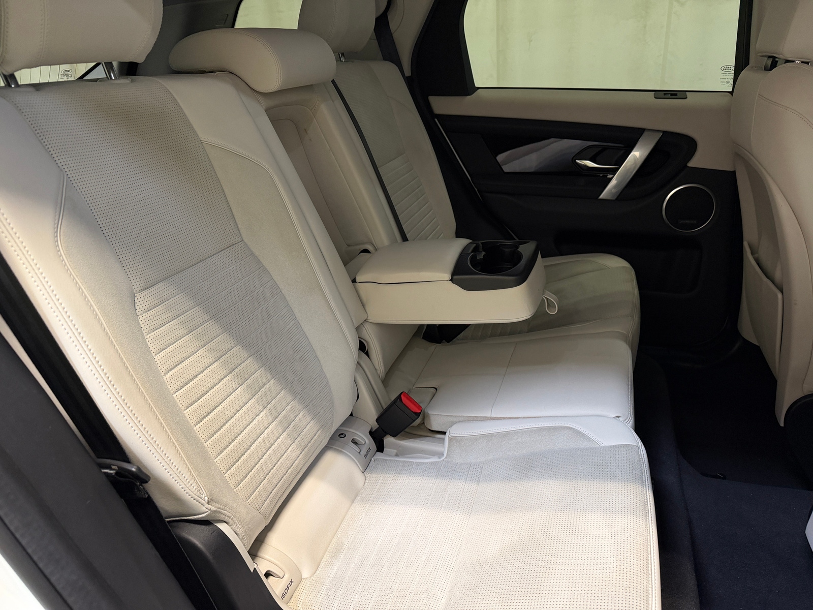 Thumbnail: 2020 Land Rover Discovery Sport - 6