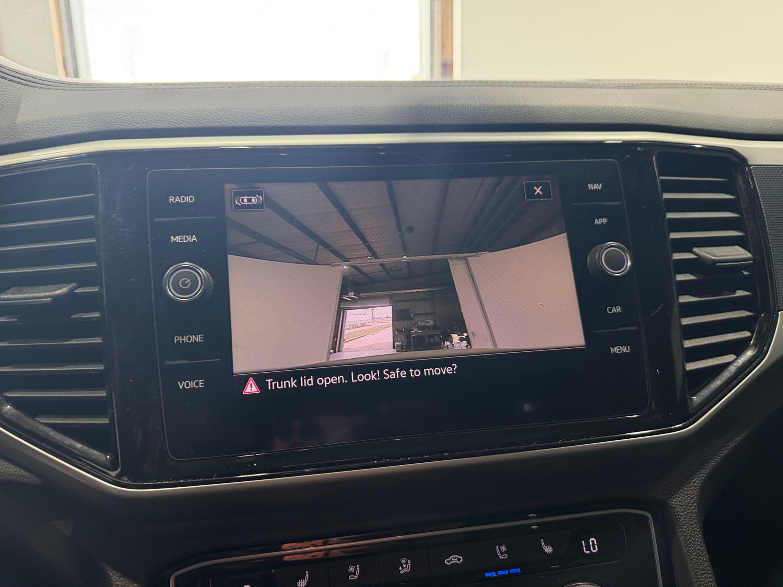 Thumbnail: 2021 Volkswagen Atlas - 3