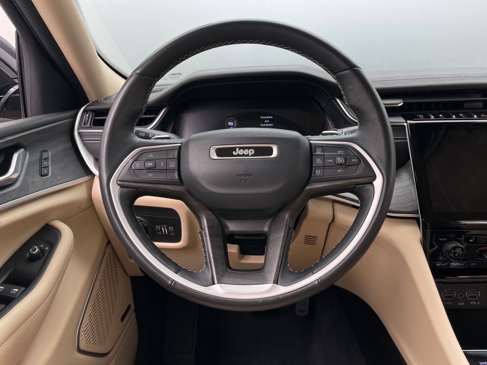 Thumbnail: 2022 Jeep Grand Cherokee L - 4