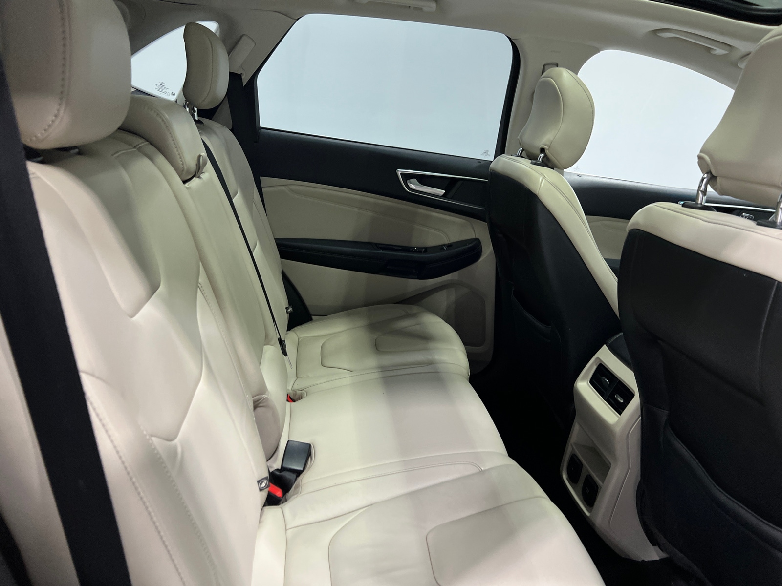 Thumbnail: 2017 Ford Edge - 5