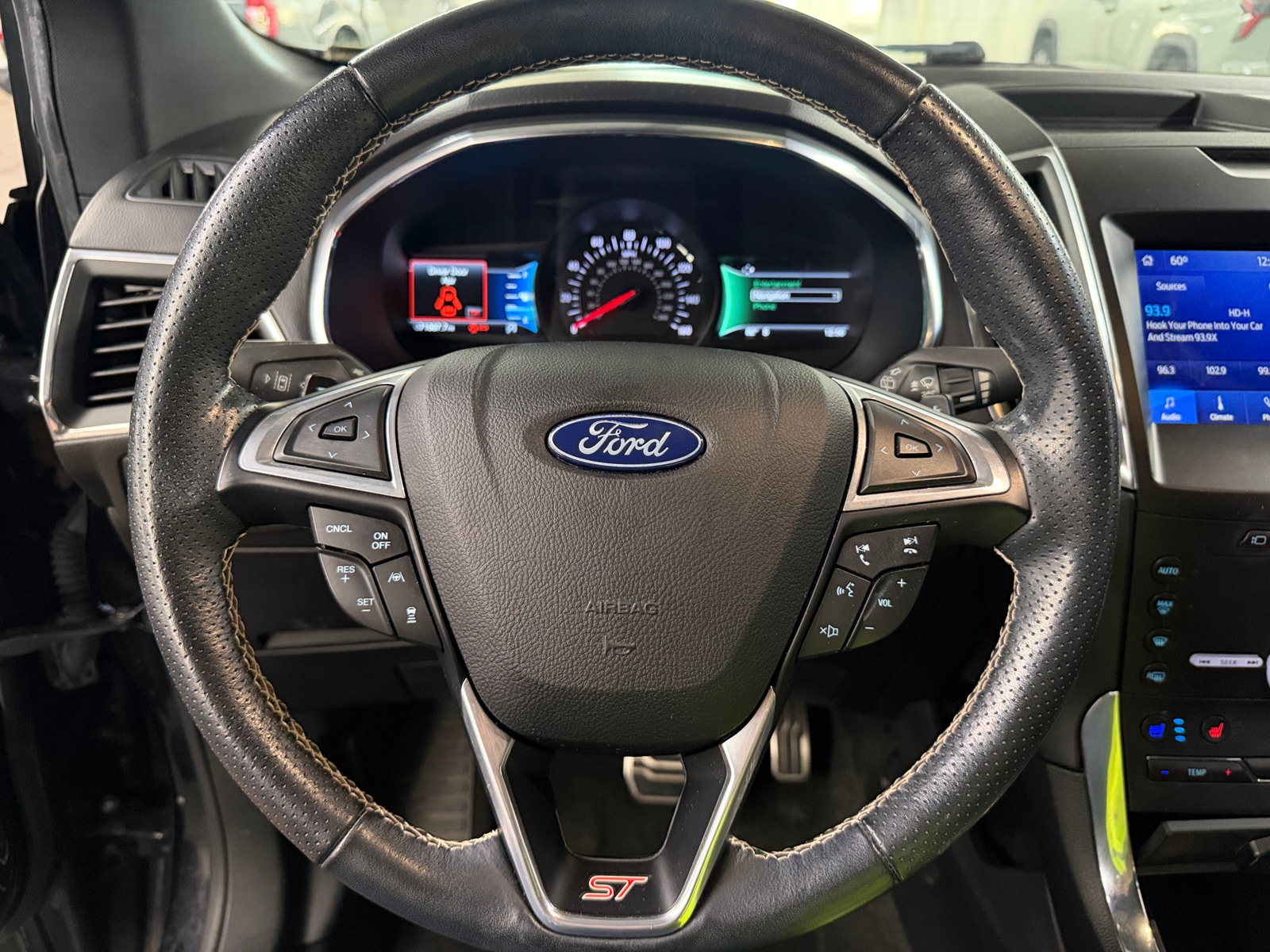 Thumbnail: 2020 Ford Edge - 4