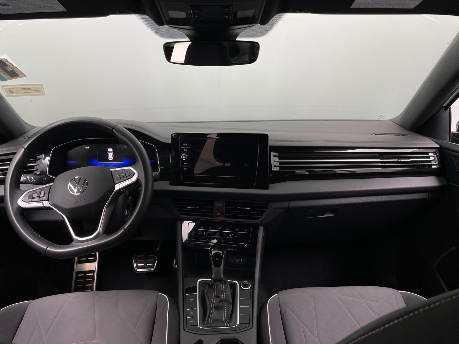 Thumbnail: 2025 Volkswagen Jetta - 3