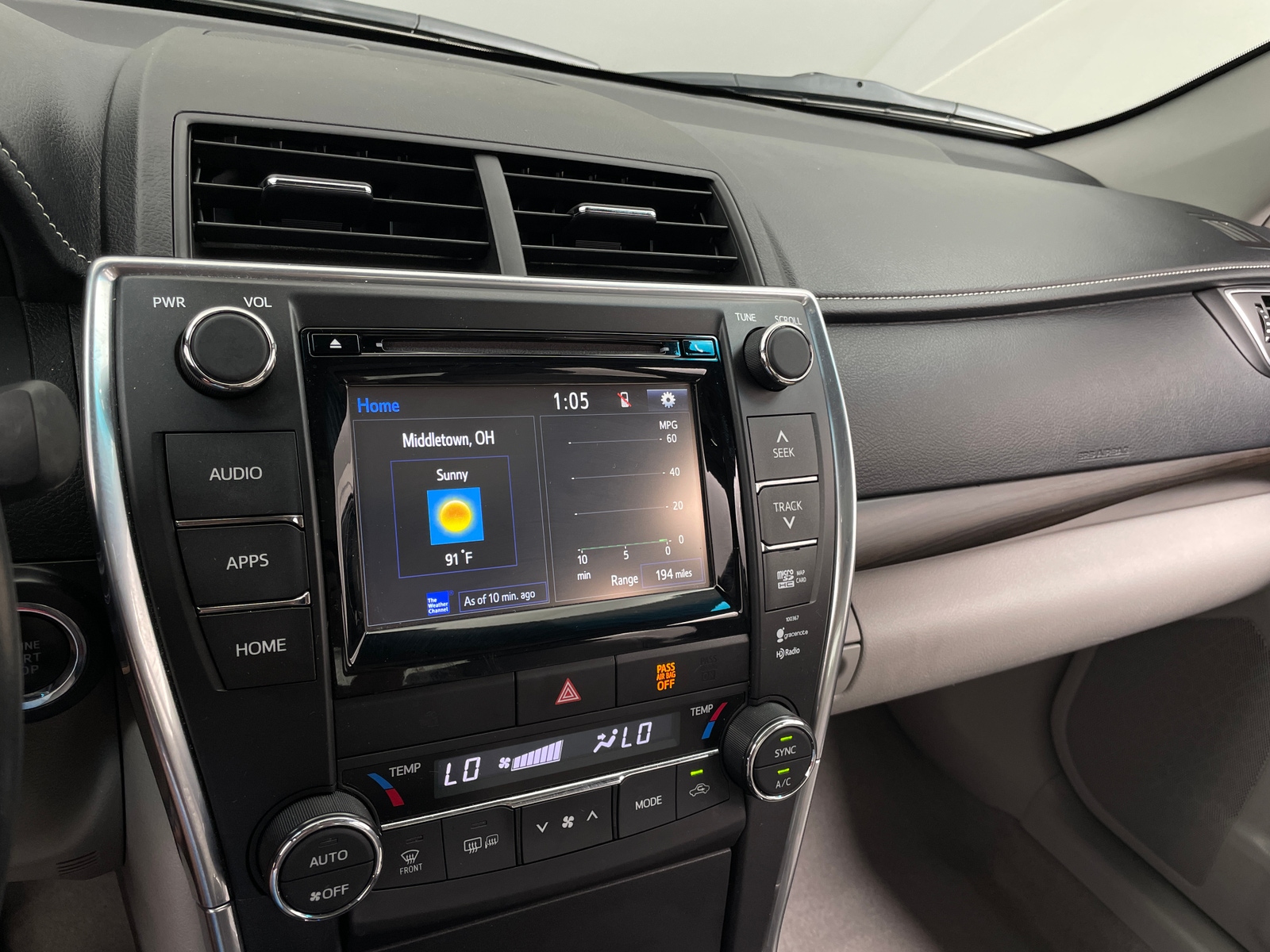 Thumbnail: 2015 Toyota Camry - 4
