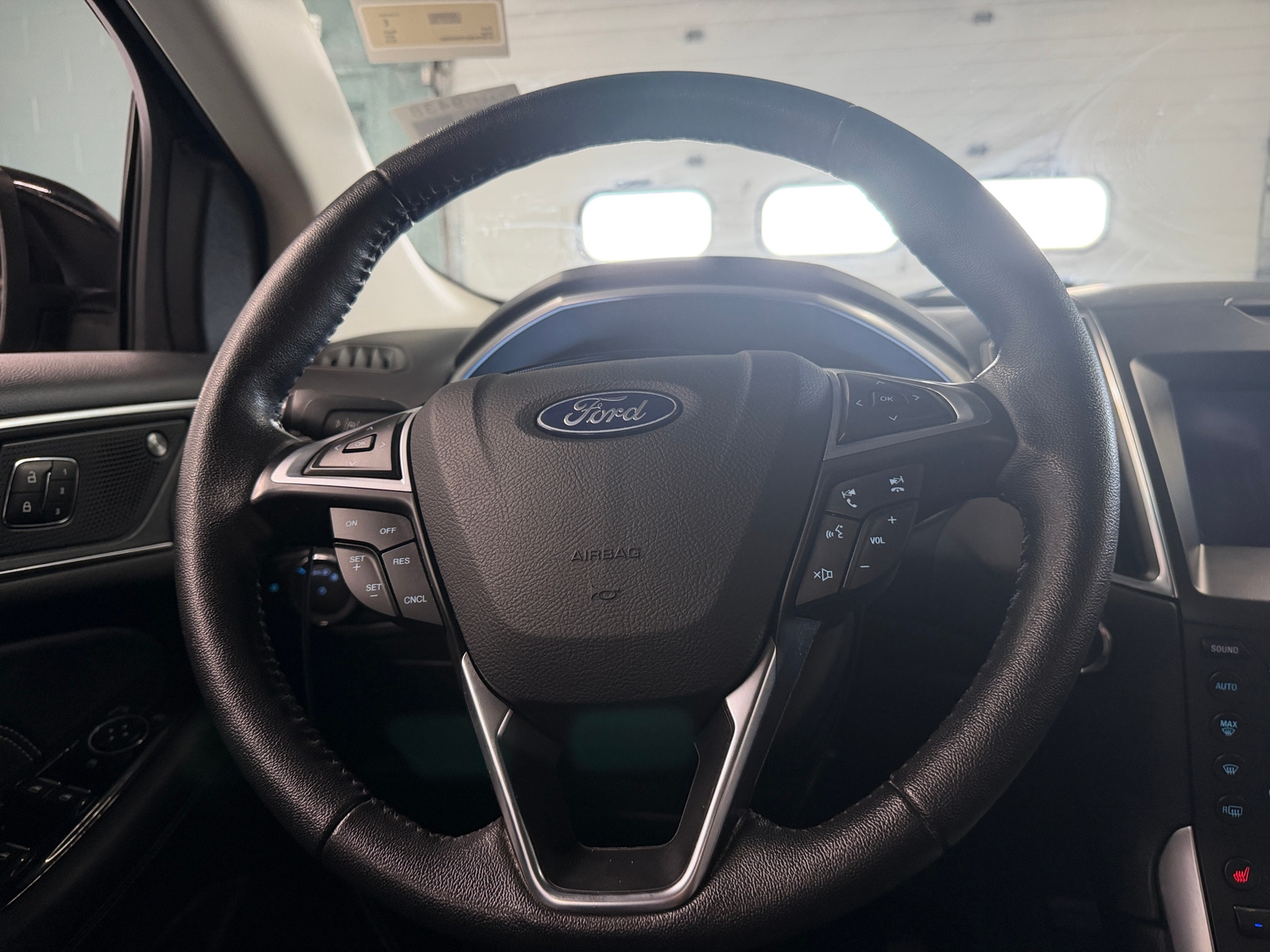 Thumbnail: 2019 Ford Edge - 4