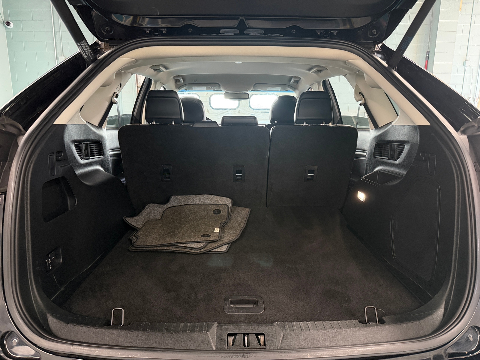 Thumbnail: 2019 Ford Edge - 6