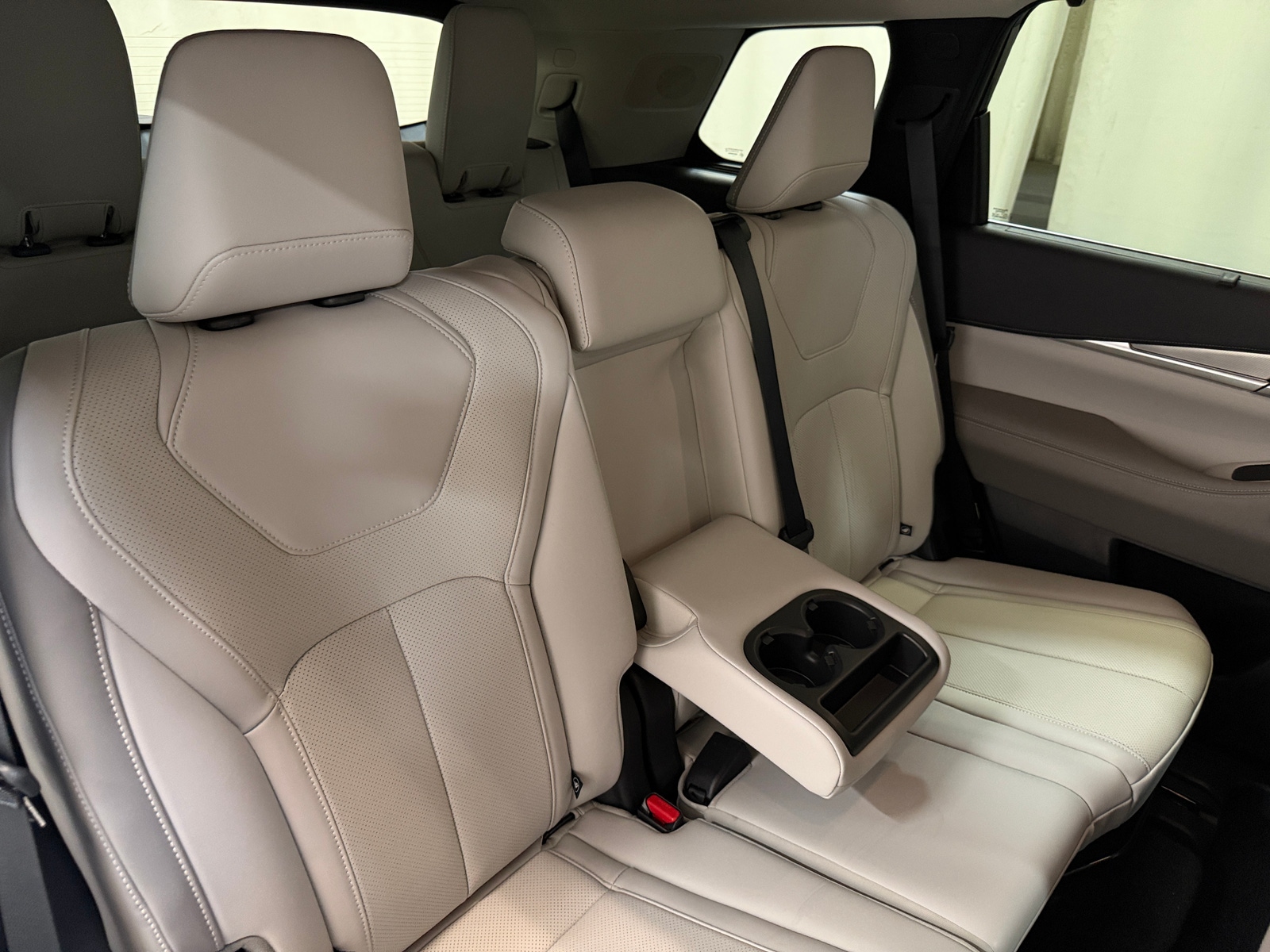 Thumbnail: 2026 INFINITI QX60 - 5