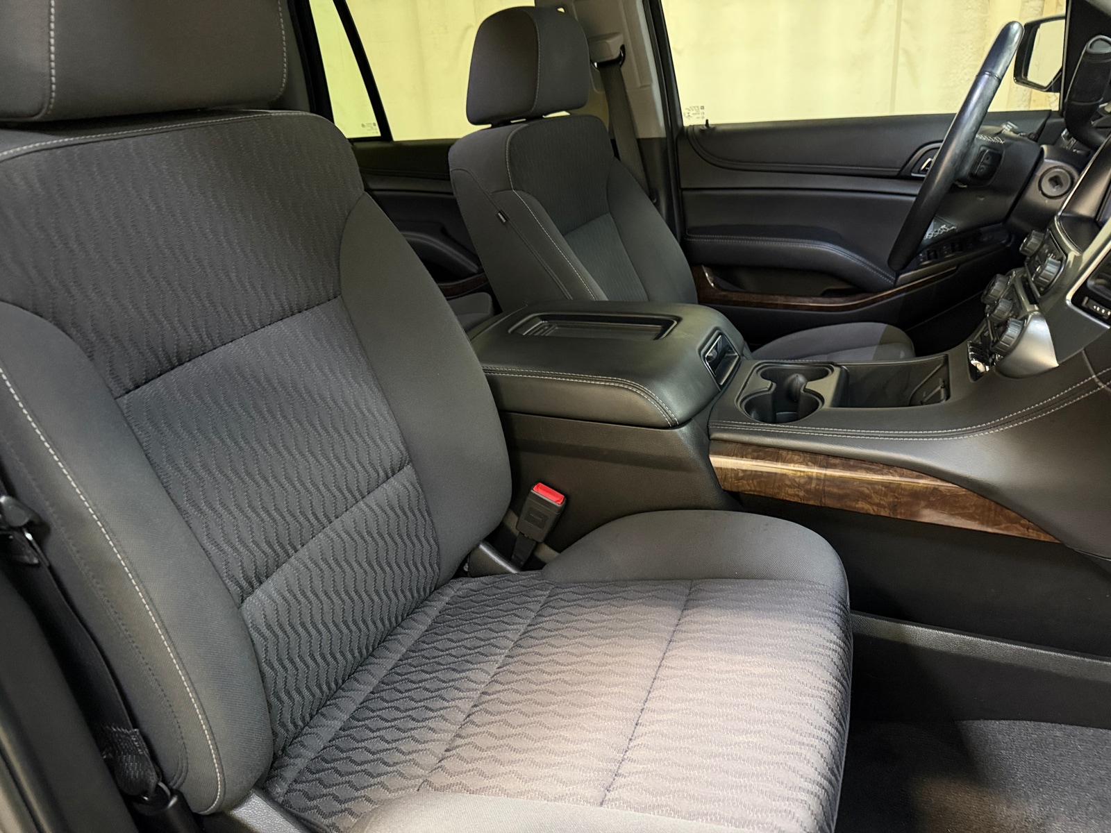 Thumbnail: 2019 Chevrolet Tahoe - 2