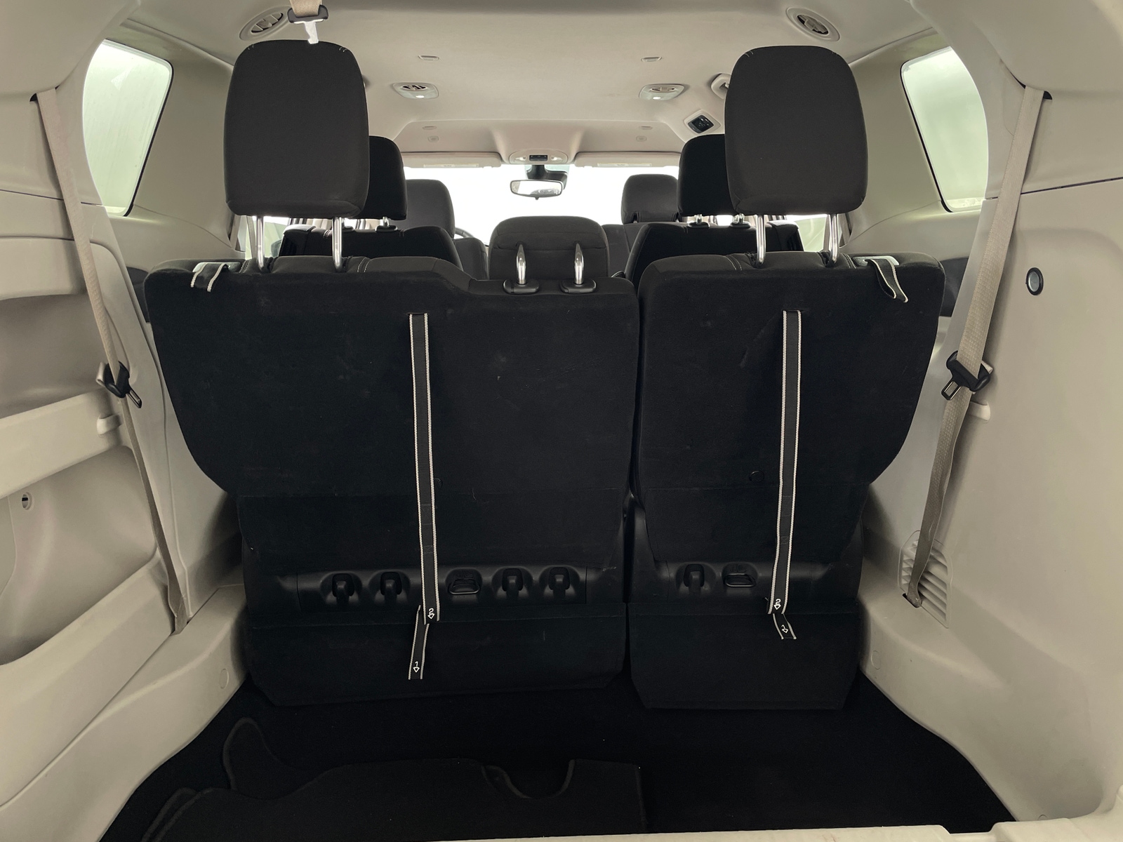 Thumbnail: 2024 Chrysler Voyager - 7