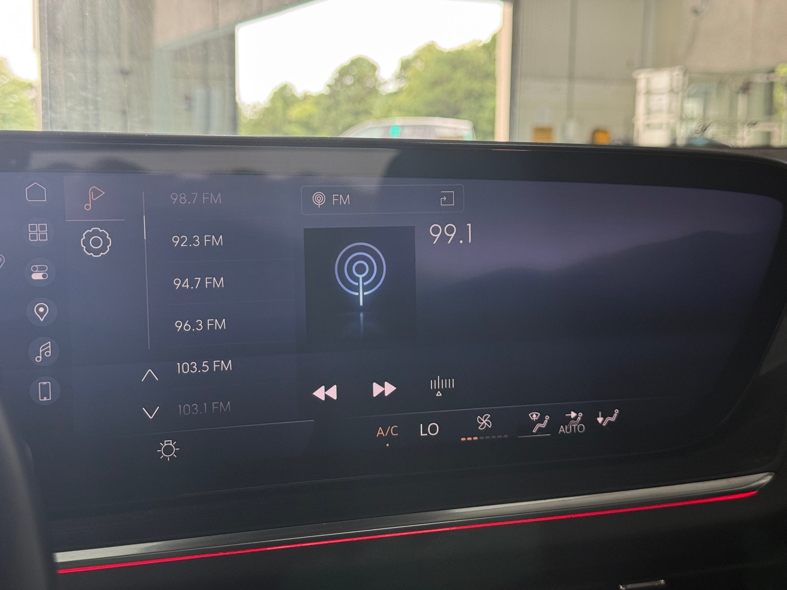 Thumbnail: 2024 Buick Envision - 3