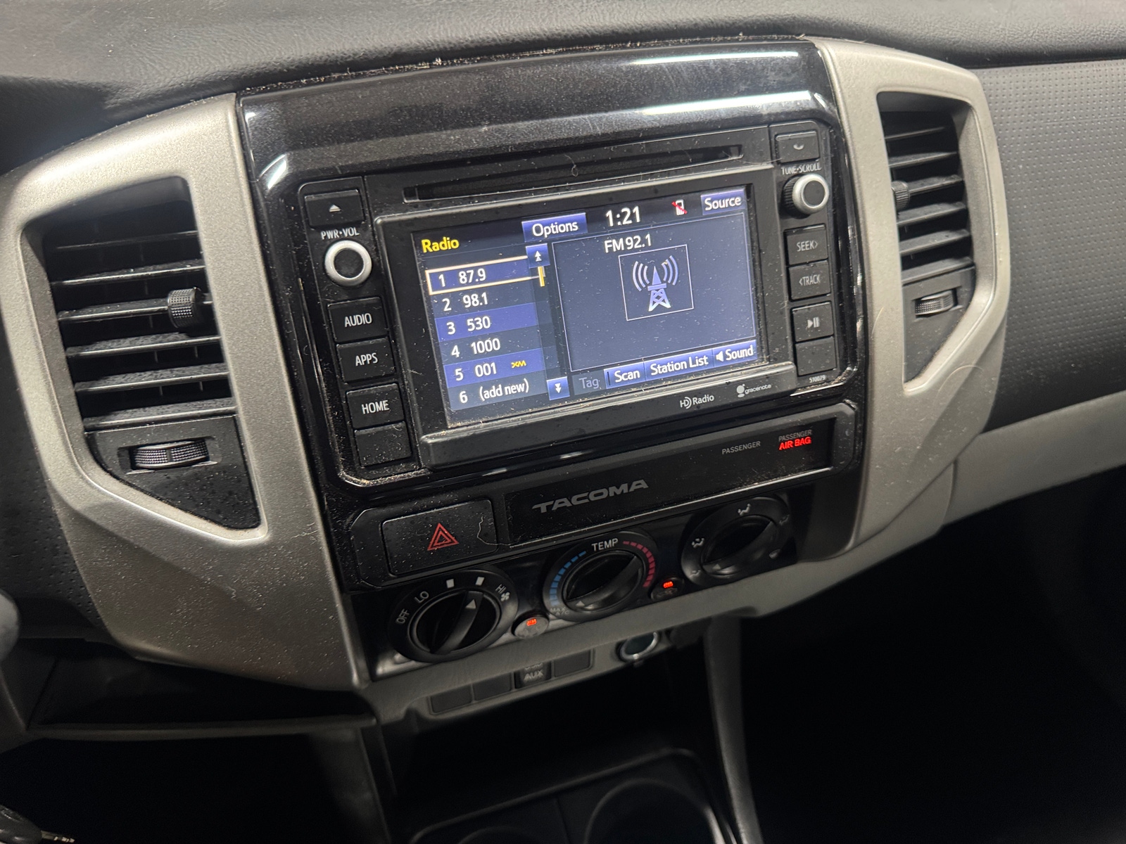 Thumbnail: 2015 Toyota Tacoma - 4