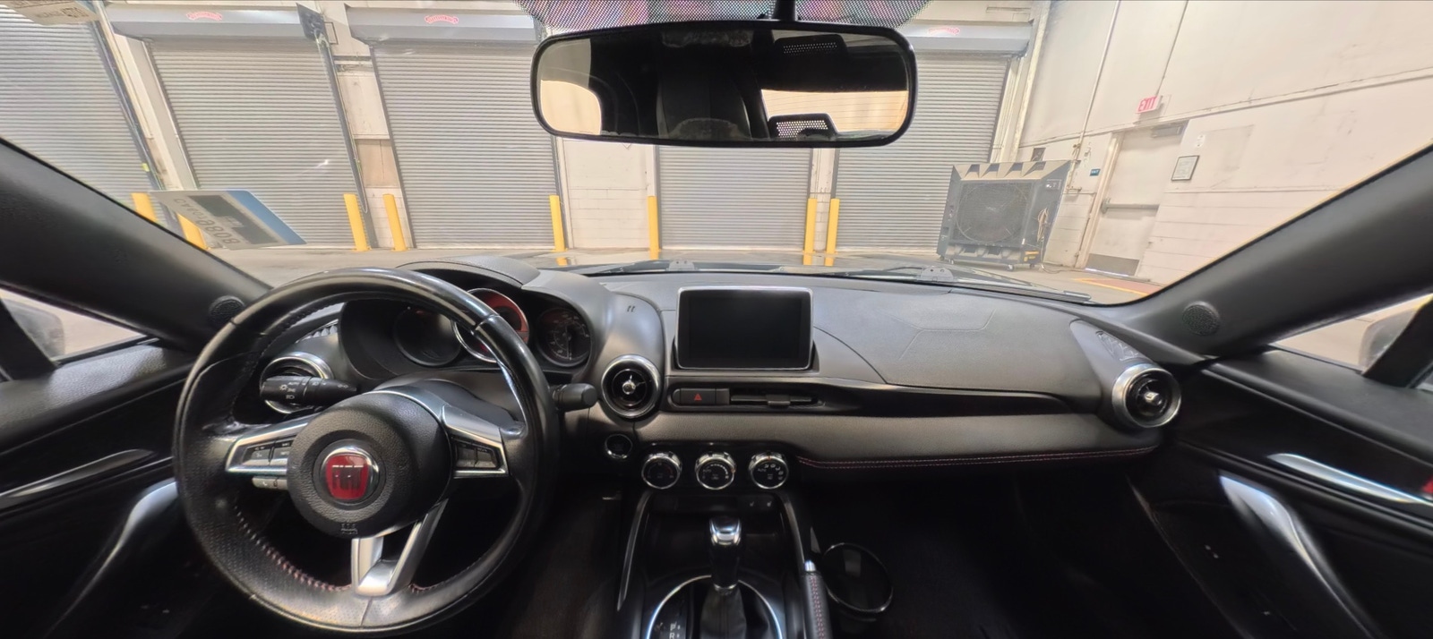 Thumbnail: 2017 Fiat 124 Spider - 3