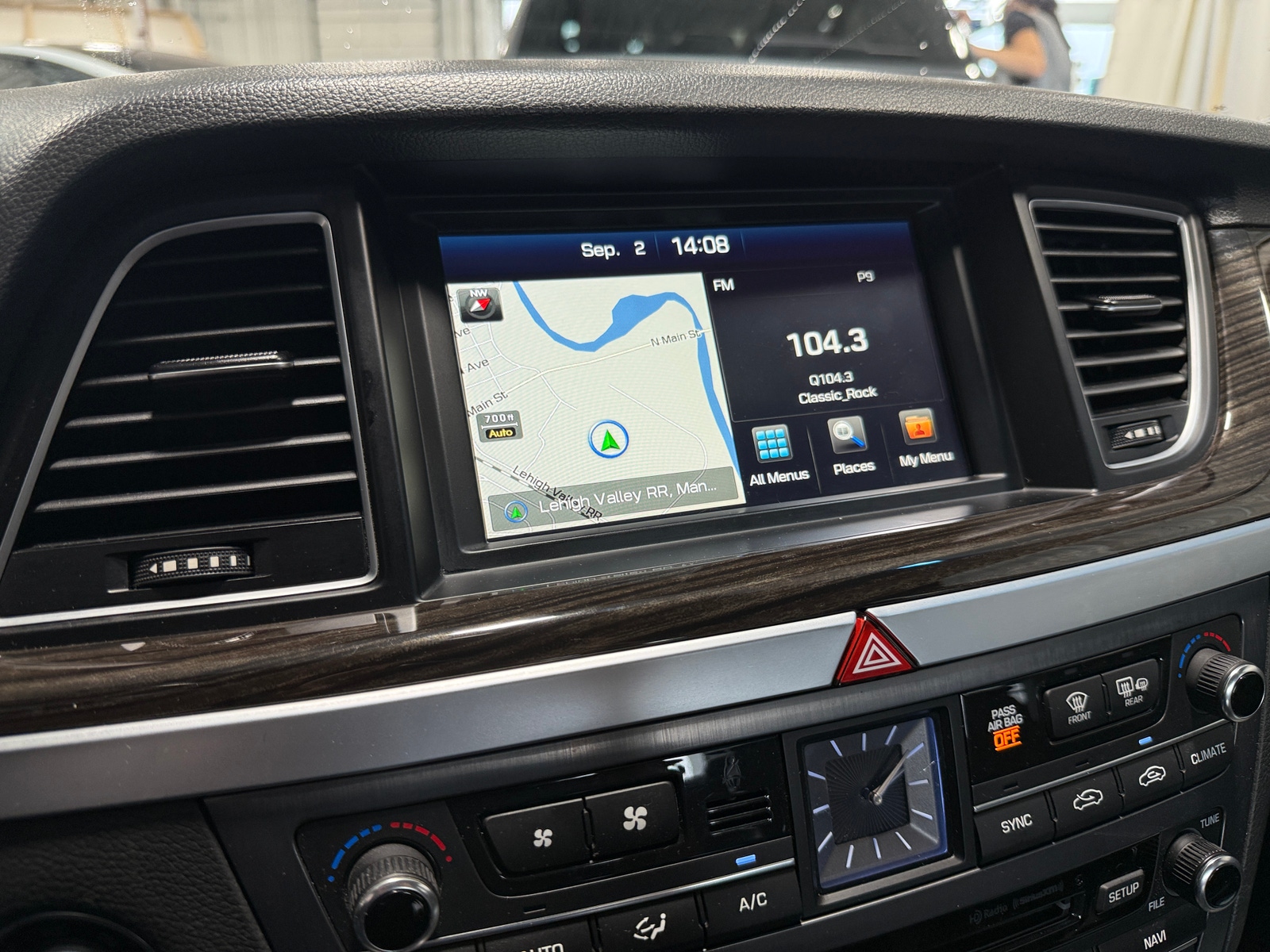 Thumbnail: 2016 Hyundai Genesis - 3